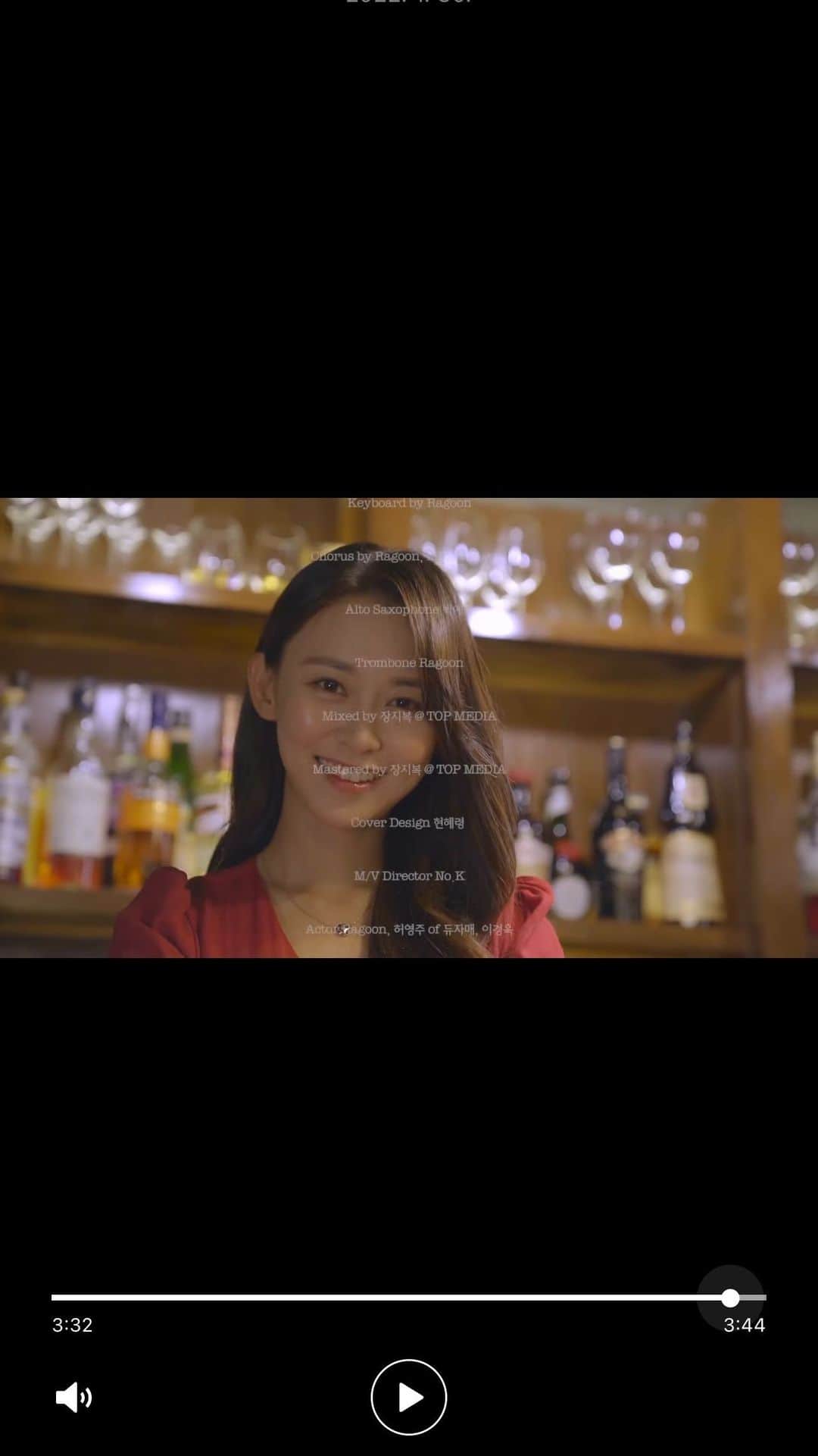 ホ・ヨンジュ のインスタグラム：「@ragoonjay  라군- 썸네일 (Thumb Nail) 뮤직비디오 여배우로 참여하게 되었어요🥰👍🏻 노래 너무 좋다✨ #라군#썸네일 많이 들어주세요😉👏👏👏」