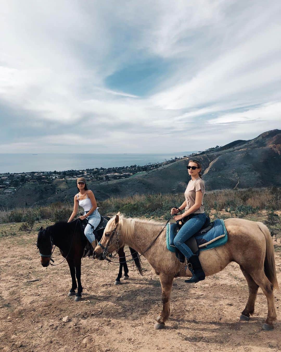 ブレッヒェ・ハイネンのインスタグラム：「Living our best California life 🐎」