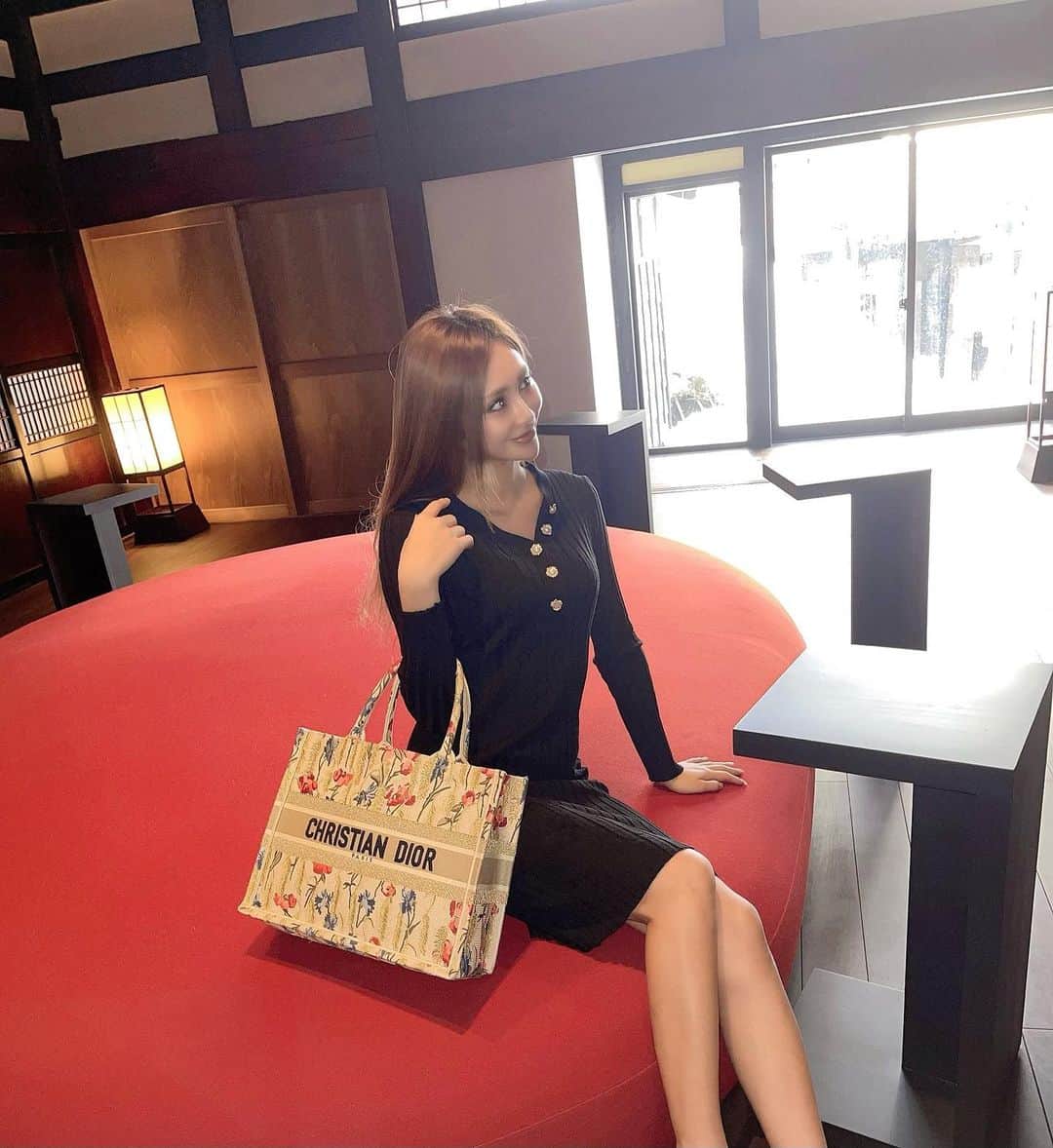 Marinさんのインスタグラム写真 Marininstagram Selectshop Ecrea の ロングワンピース大人っぽくなるから好き ミニもいいけどたまにはロング ディオールのこのサイズのバックは旅行用だよね デザインがかわゆ 1月30日 11時07分 Maririn 78