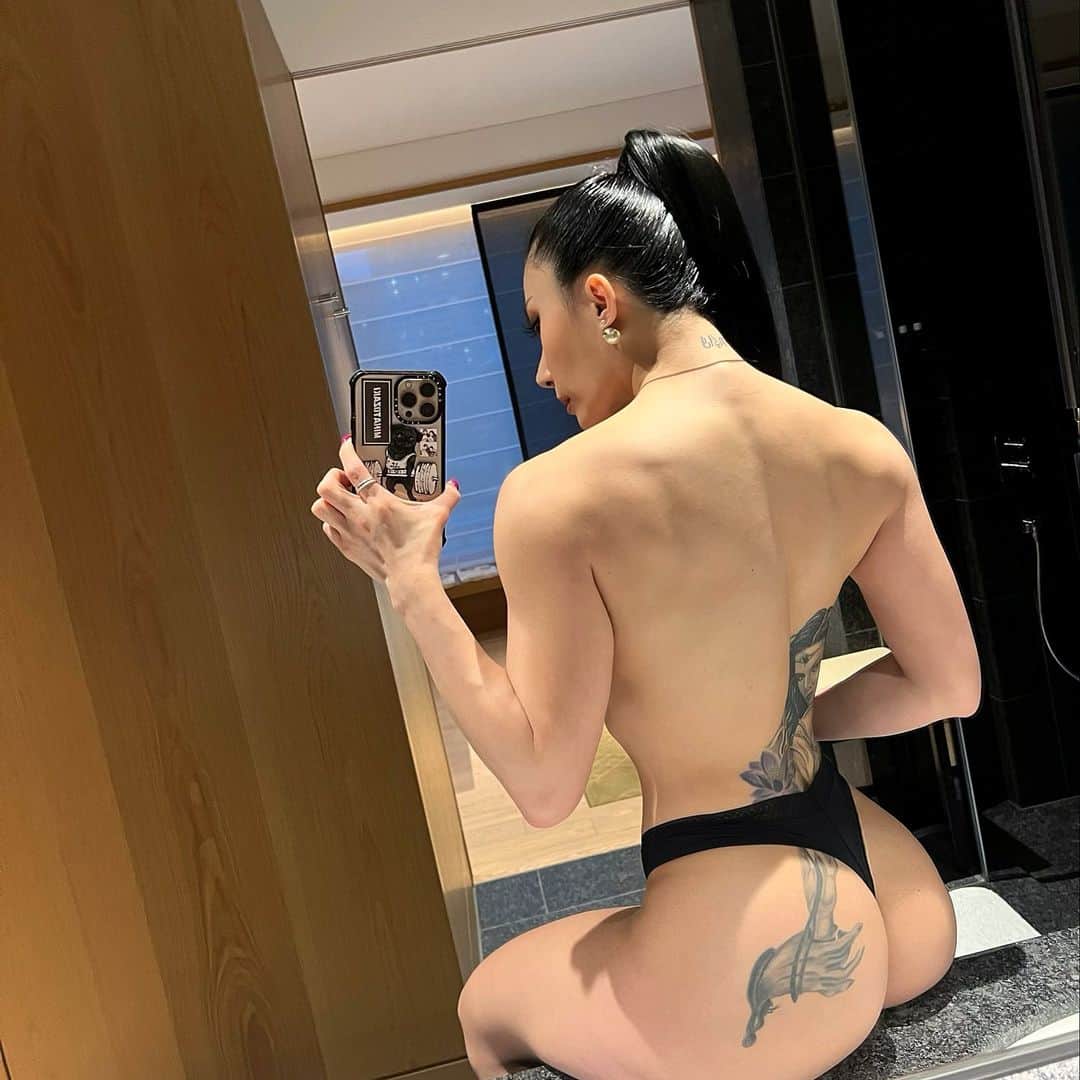 中村真央のインスタグラム：「🦍」