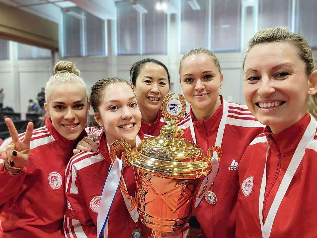 ガリア・ドボラクのインスタグラム：「In case you don't watch my stories, I'm posting this on the feed 😁🙈🥳 We are champions of the Greek League! 🥳 And yes, I know,  my teammates are 🐐 @olympiacossfp #tabletennis」