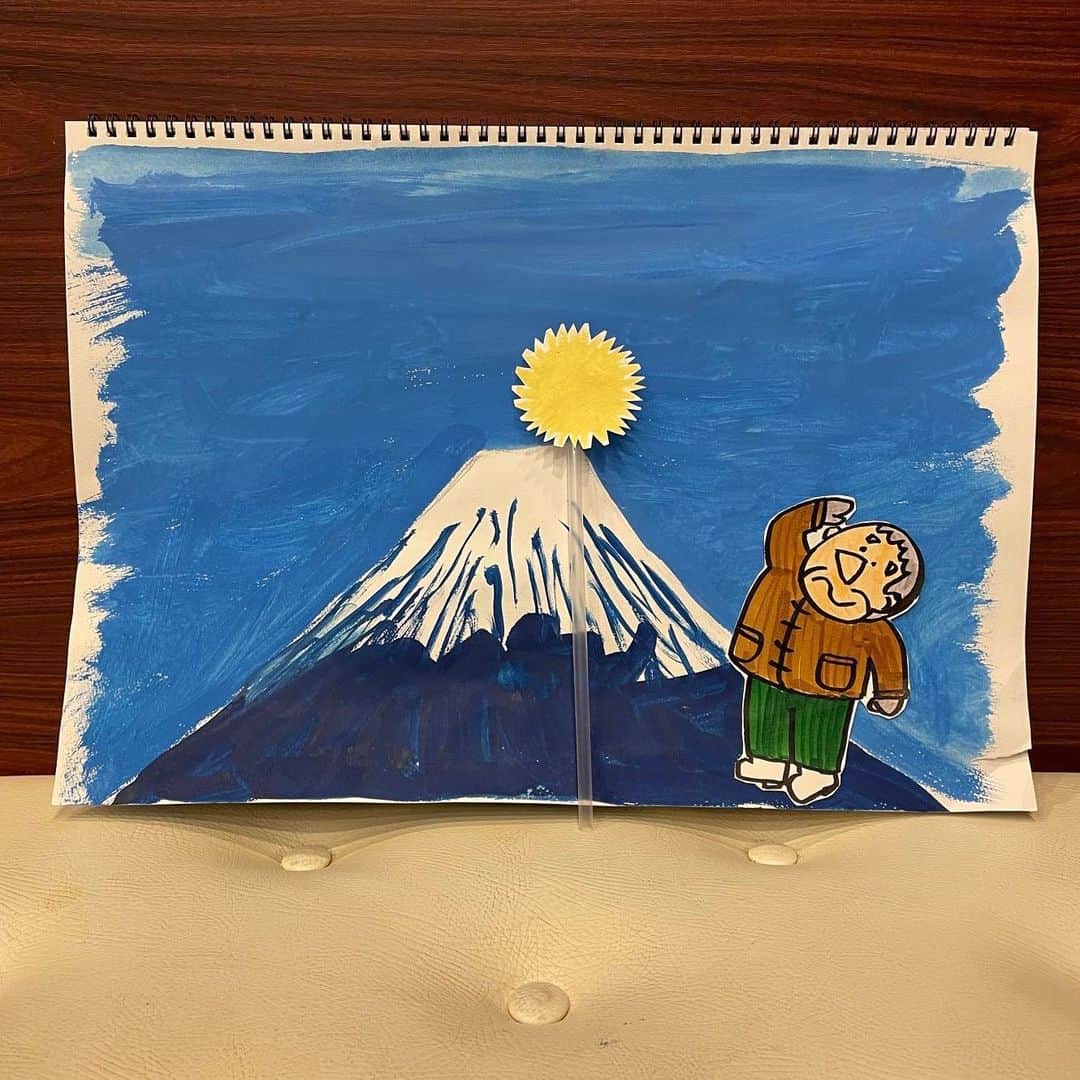 新井恵理那のNキャスさんのインスタグラム写真 - (新井恵理那のNキャスInstagram)「東京都心ではちょうどいまの時季に、富士山頂に太陽が沈む「ダイヤモンド富士」が見られるそうです‼︎ 今回は、その様子を2枚の絵で表現してみました☆ 2月上旬にかけてチャンスがありそうですから、冬晴れの日は富士山を探してみてはいかがでしょうか？( ＾∀＾) #新井恵理那 #新情報7daysニュースキャスター」1月30日 18時54分 - tbs_7nc