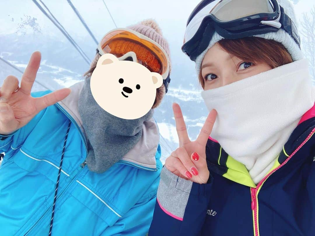 新田恵海さんのインスタグラム写真 - (新田恵海Instagram)「母と滑りに行って来ました⛷  白馬の雪質はふわふわのサラサラで、やっぱり最高です...！❄️✨  数本だけでしたが、思いっきり楽しめました🙌  放送も聴けましたよー♪ (場内アナウンスをやらせていただいています📢)  明日はぜったい筋肉痛だなぁ。笑  #エイブル白馬五竜  #hakuba47  #ski 🎿 #冬の信州 🍎」1月30日 19時20分 - tnstagram1210