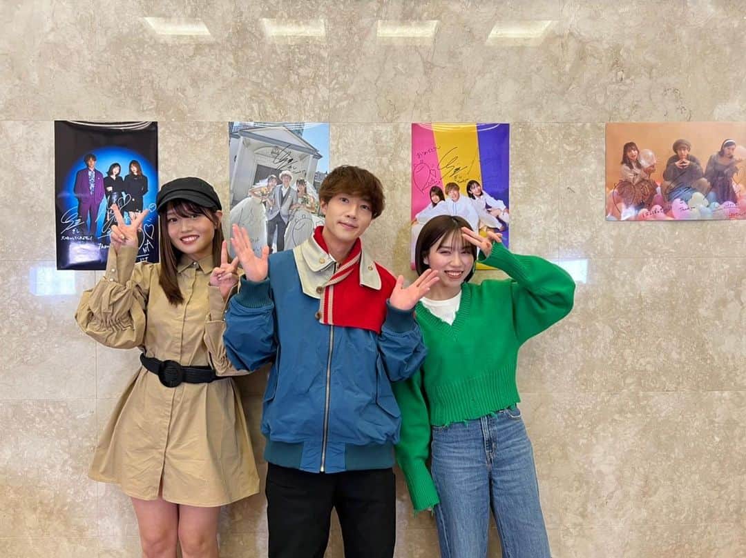 ばんばんざいのインスタグラム：「⁡ ⁡ オンラインイベント来てくださって 本当にありがとうございました☺️ ⁡ このご時世の為、 生配信でのイベントになってしまい 会えることを楽しみにして下さっていた皆様には 本当に申し訳ないです🙇‍♀️ ⁡ 少しの時間でしたが、 お話しを沢山できてみんなとの交流が出来て 最高に幸せな時間でした🤲 ⁡ ⁡ 次やる時は直接お礼を言いたいですなぁ！ ⁡ ⁡ #ばんばんざい #ばんばんざいスタイルブック」