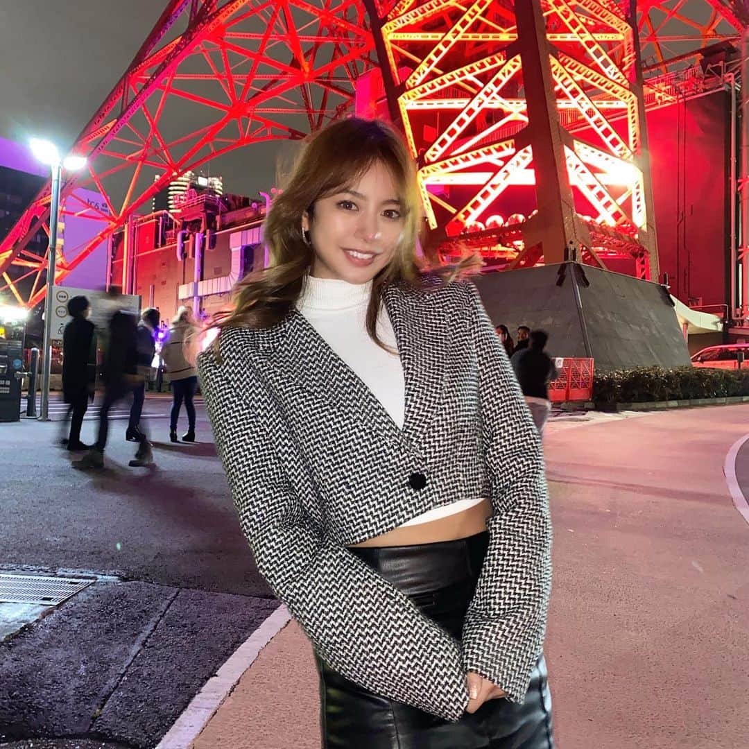 まさちゃんのインスタグラム：「東京きて5年経つけど初めて東京タワーの前で写真を撮ってみた😂笑 立派ですわ🗼  #筋トレ #トレーニング #ダイエット #workout #フィットネス #ジム #ゆるふわ #ㅋㅋㅋ #謝謝 #漂亮 #얼짱아기 #fitness #gym #唇 #ワークアウト #スポーツモデル #プロテイン #tokyo #training #美容 #むちむち」