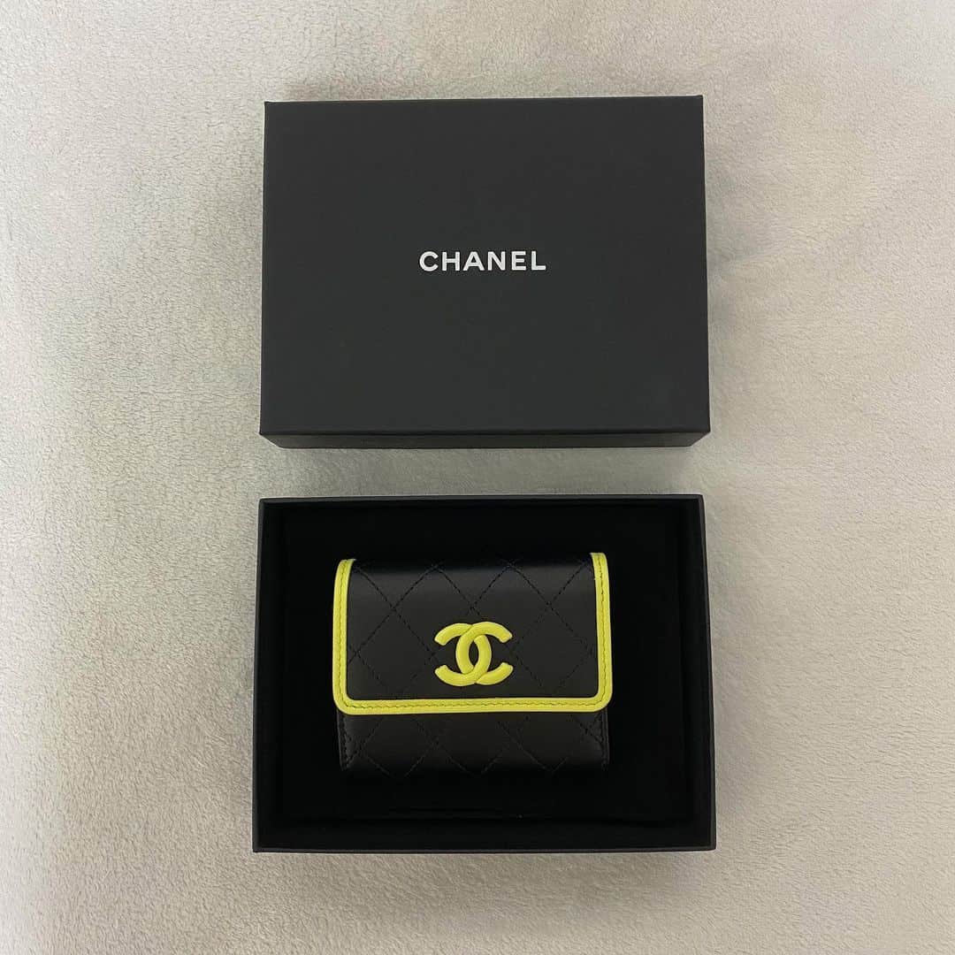 河崎みーなのインスタグラム：「@chanelofficial 💛」