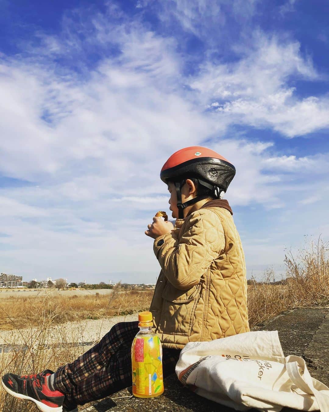 azumyのインスタグラム：「土曜日のオヤツはサイクリングのあとで。」