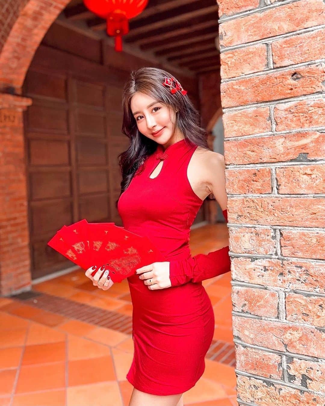 リタ（瑞塔兒）のインスタグラム：「新年快樂Happy Chinese New Year🧧  🐯虎年行大運 🧨好運旺旺來」