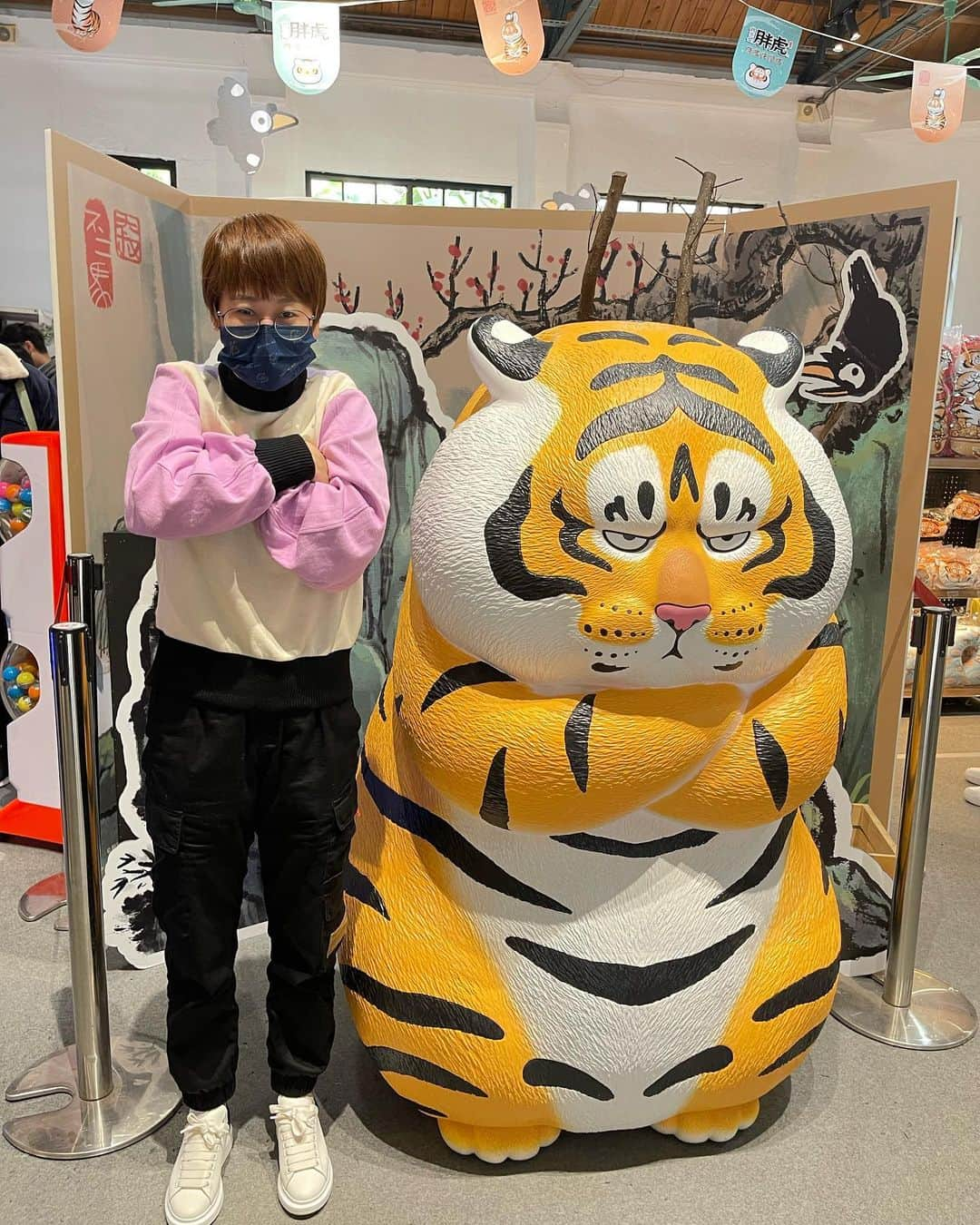 チョン・ジャーチーさんのインスタグラム写真 - (チョン・ジャーチーInstagram)「Happy Chinese New Year 🧧  Year of the tiger 🐅 祝大家虎年大吉大利， 虎年虎虎生威，虎年快樂安康！ Love you all 😘」1月31日 12時21分 - jiaqi_zheng123