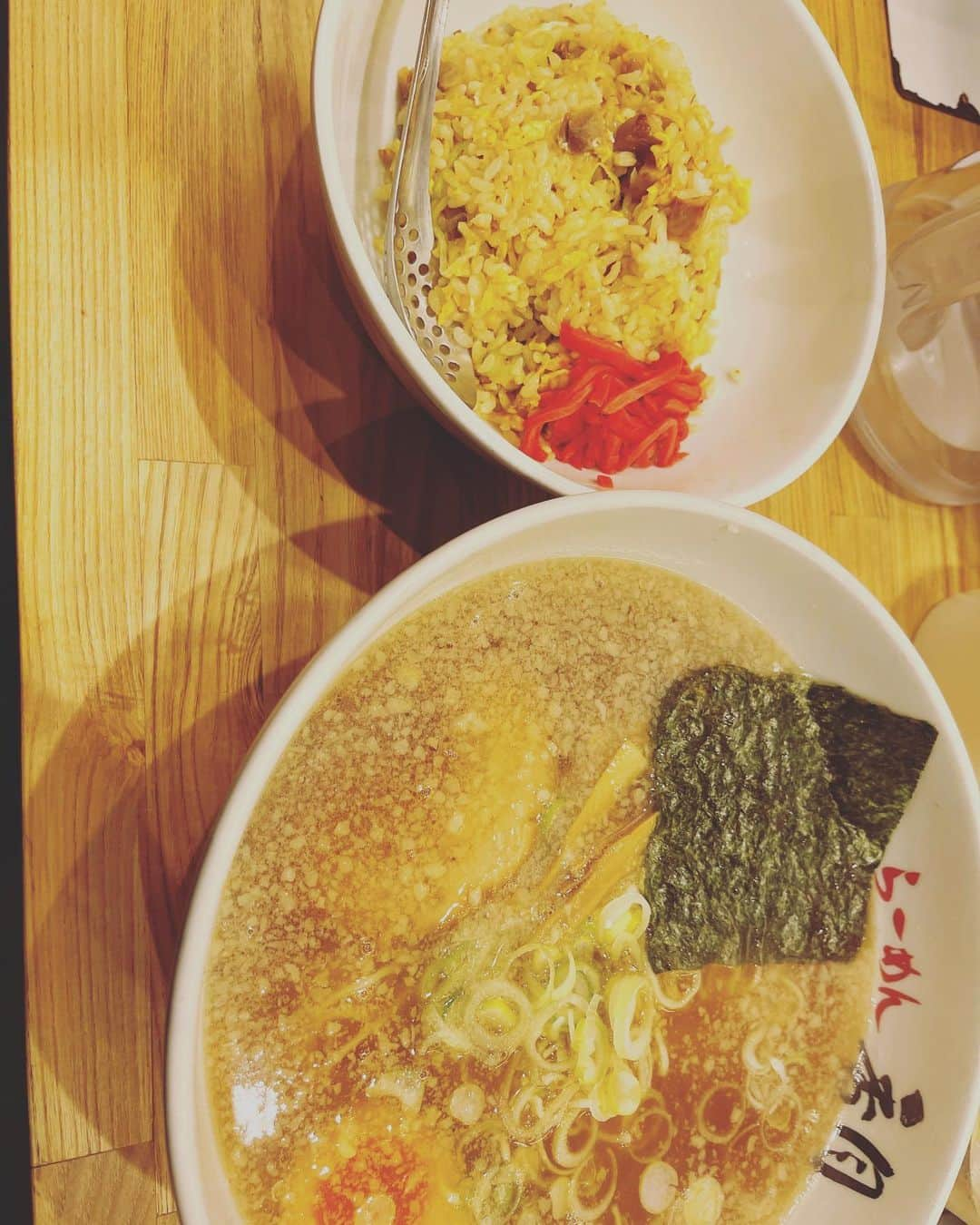 江口拓也のインスタグラム：「🍣🌈」