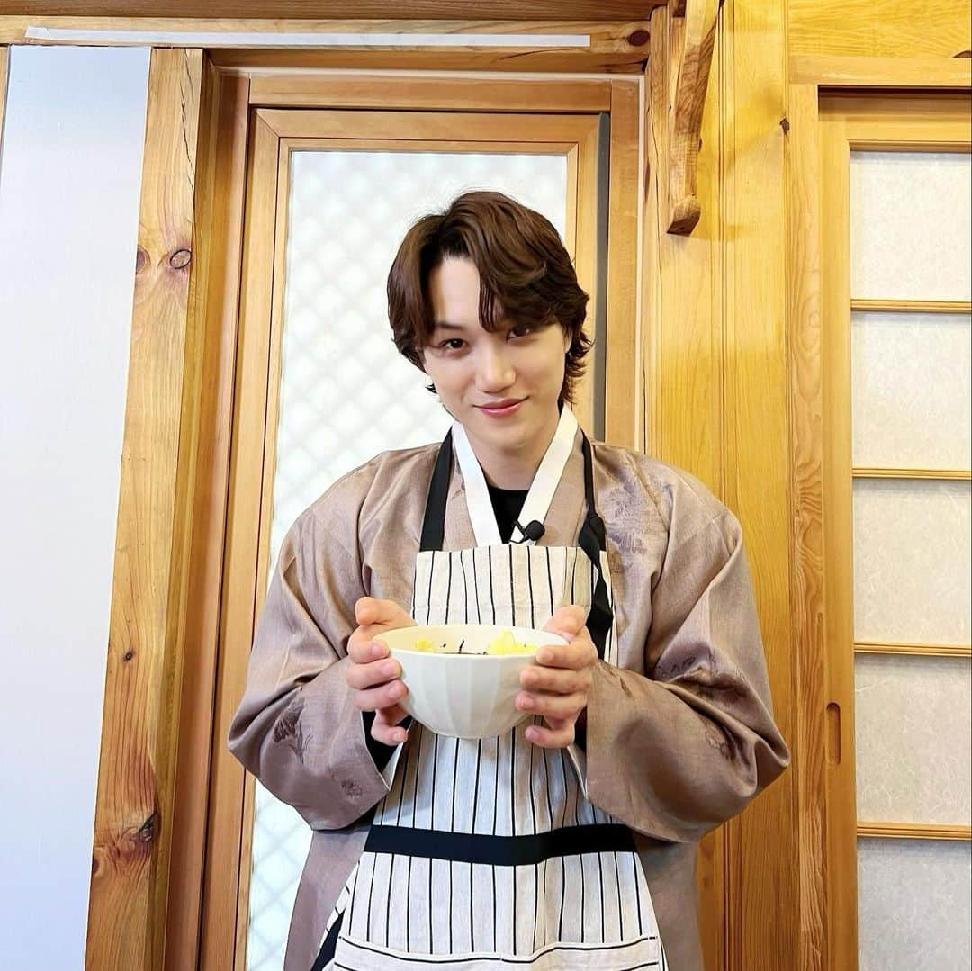 EXOさんのインスタグラム写真 - (EXOInstagram)「🥚🍳🍡👨🏻‍🍳❤️‍🔥  https://youtu.be/NDeQyKlJhWQ  #KAIst #카이스트 #카이 #KAI @zkdlin  #엑소 #EXO #weareoneEXO」1月31日 17時15分 - weareone.exo