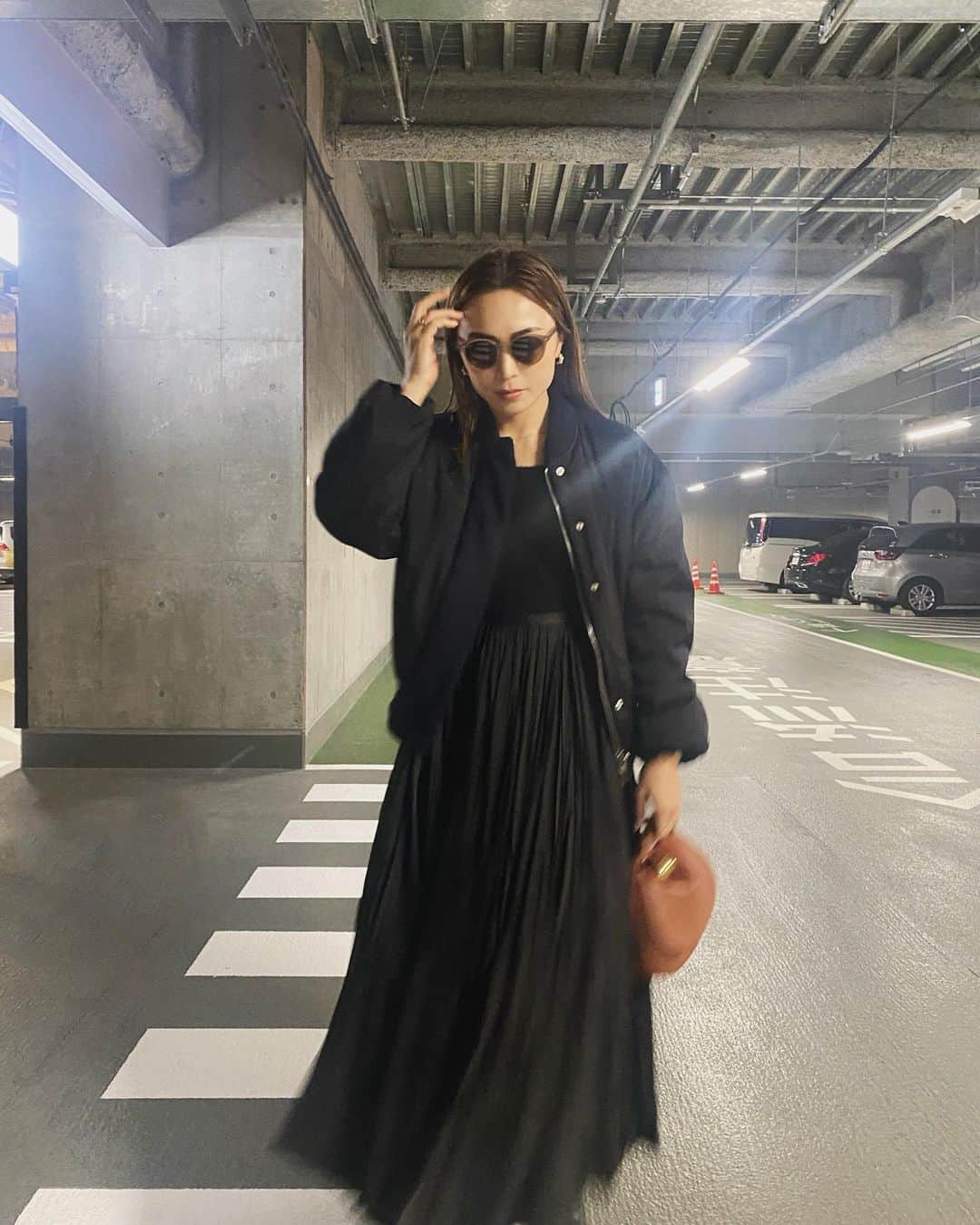 里見茜さんのインスタグラム写真 - (里見茜Instagram)「⋆͛☽.ﾟ  たまにはプリーツスカート♡ #ootdfashion #fashion #jilsander #pippichic #rayban」1月31日 19時40分 - satomiakane