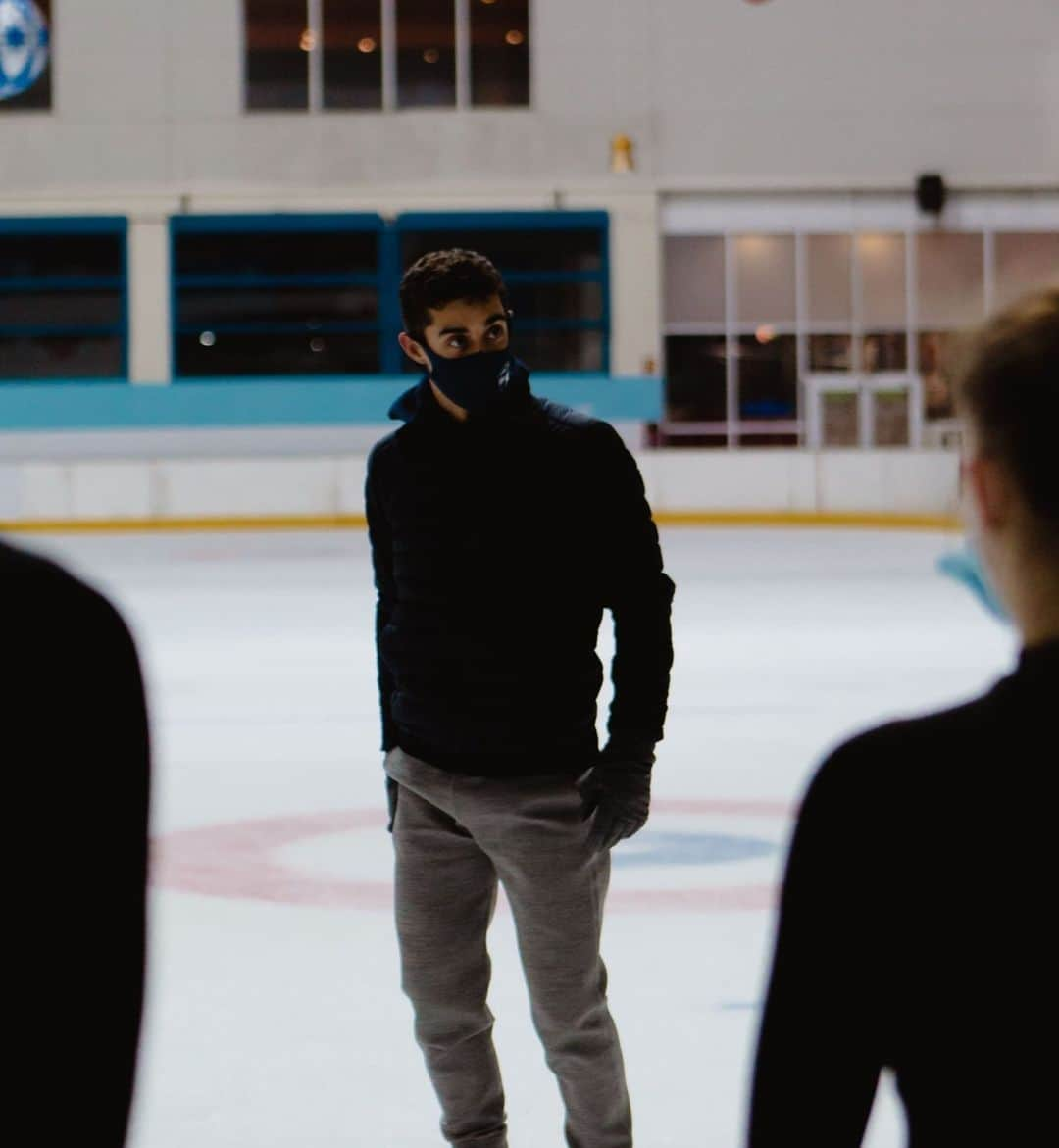 ハビエル・フェルナンデスのインスタグラム：「Throw back to #JFACADEMY ⛸️⛸️⛸️」