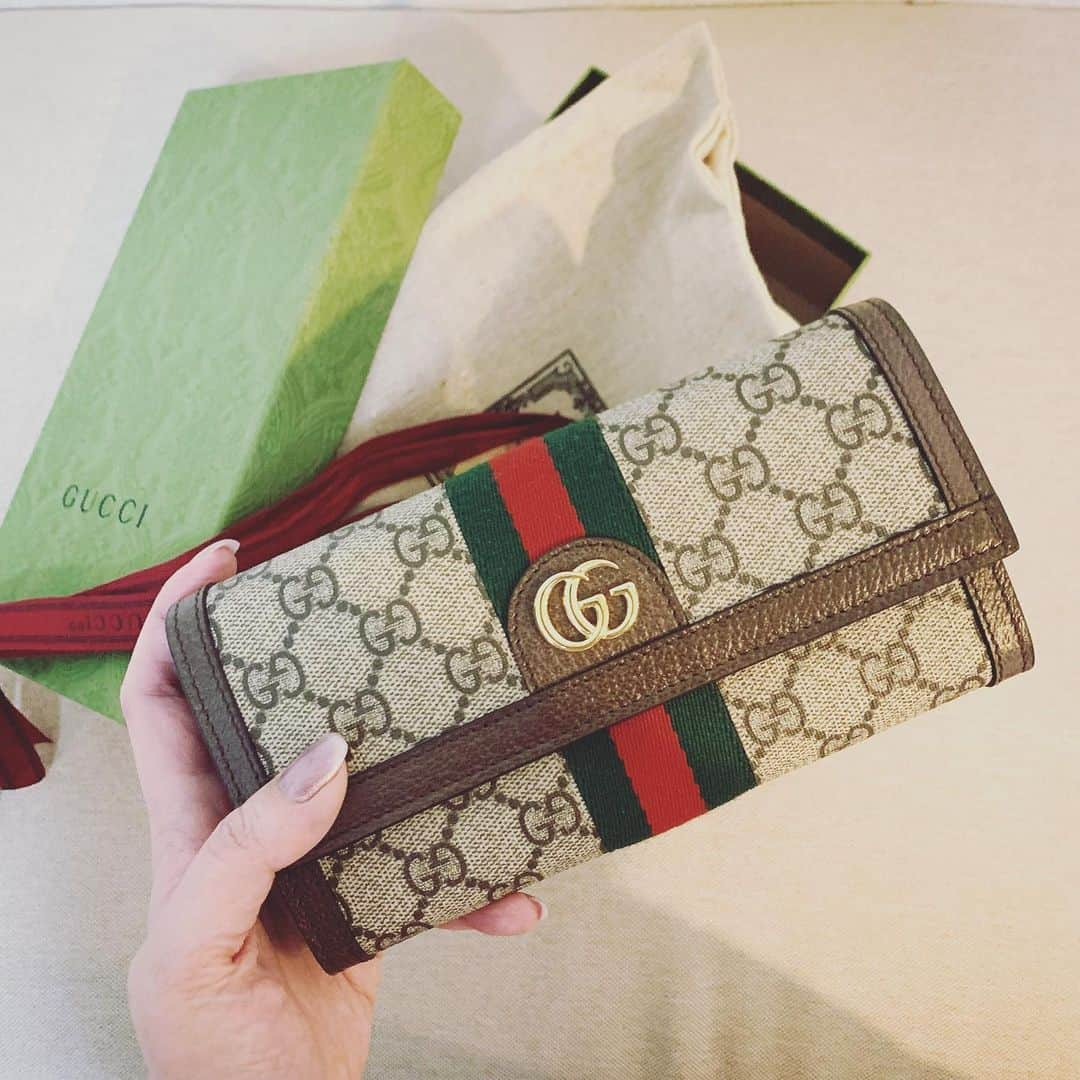 ruk6ruk6のインスタグラム：「久々の長財布🧸  @gucci   #欲しかったやつ  #thankyou」