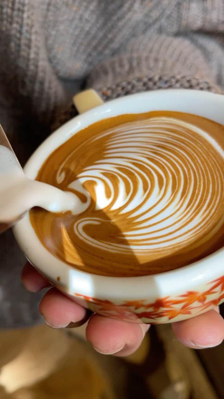 馬場健太のインスタグラム：「こんな時間だけどコーヒー飲みたくなってきたな〜🌿  #コーヒーのある暮らし #latteart」