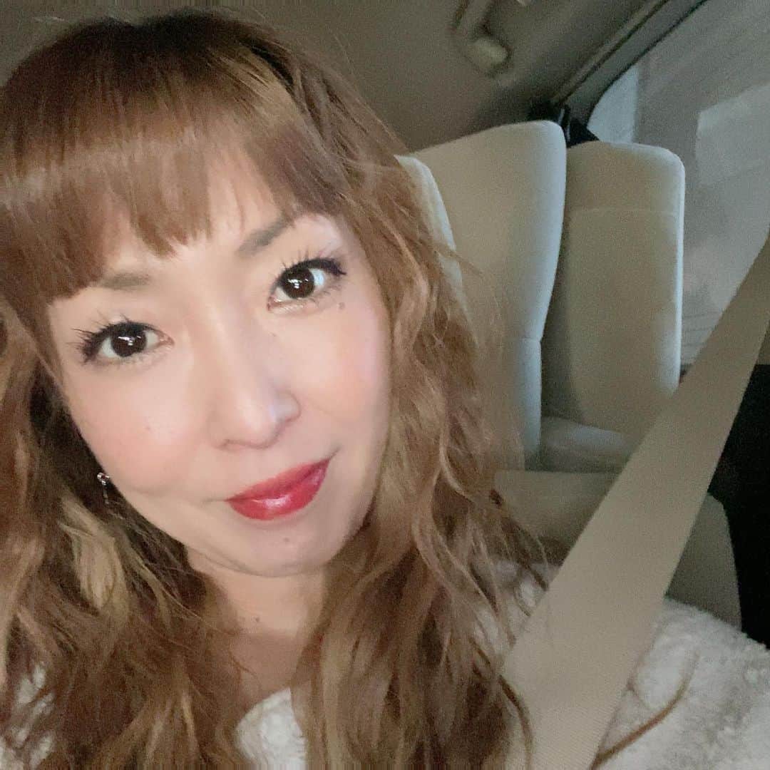 のインスタグラム：「【100%アピールちゃん】楽しんで貰えたかな📺✨ 初っ端から口角下がりの低音のリアルドス声‼️ 我ながらワロってしまいました〜🤣💦💦💦 本当はいつもはもっと吠えてるしね😅  アッと言う間の放送だったけど、密着してくれたスタッフの皆さん、有難うございました〜🤗 明日もサッカーの習い事⚽️✨ 早めに夕飯を作って頑張りますわ☺️☘️  皆さんが笑ってくれてたら何よりです📺  #100%アピールちゃん #TBS #max #reina #ドス声 #リアル」
