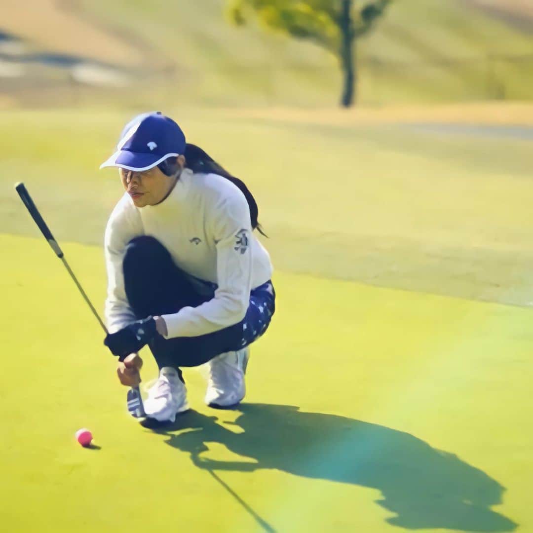 池田ゆりのインスタグラム：「LEON.JP  新しくなったシャフトでラウンドしてきました⛳️ LEONのWEBで記事にUPされてます。 @leon_magazine   #attas #attasking #4sr  #leon #golf #ゴルフ #ゴルフ女子 #シャフト交換 #ゴルフコンディショニング #fitness #1度は抱きたいカラダ #トレーニングウェア #尻トレ #スクワット #スコアアップ　#体幹トレーニング  #筋トレ #恵比寿パーソナルジム #owner #女性トレーナー #맞팔　#셀스타그램　#오오티디」