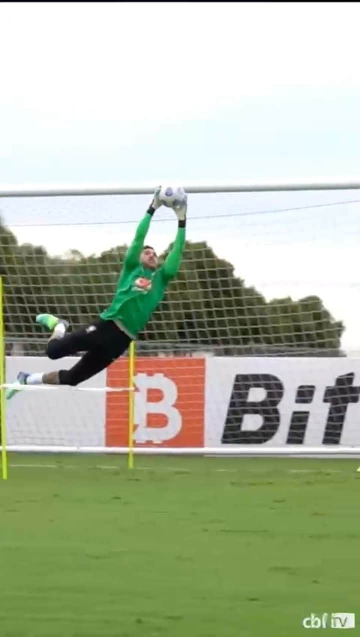 クラウディオ・タファレルのインスタグラム：「bora @ederson93 @alissonbecker @weverton010 @cbf_futebol」