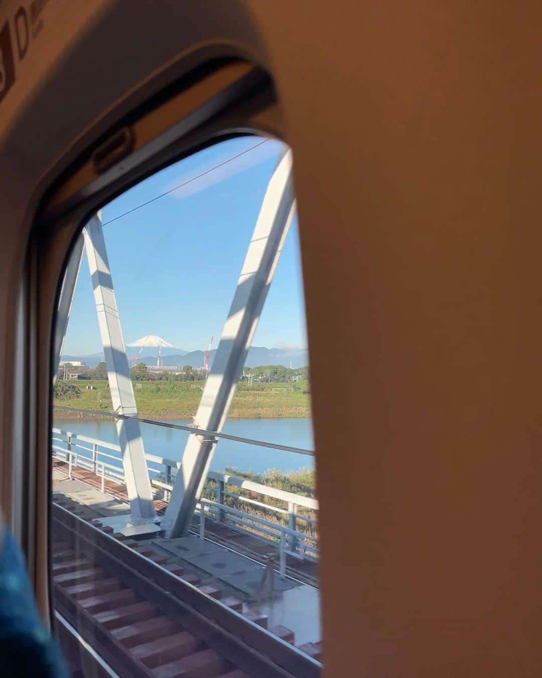 リック・バンデンハークさんのインスタグラム写真 - (リック・バンデンハークInstagram)「Family trip to Lake Ashinoko to see Mt. Fuji. Beautiful surroundings at the National park Hakone. #Japan #fuji #san」2月1日 1時26分 - rick_vdhurk