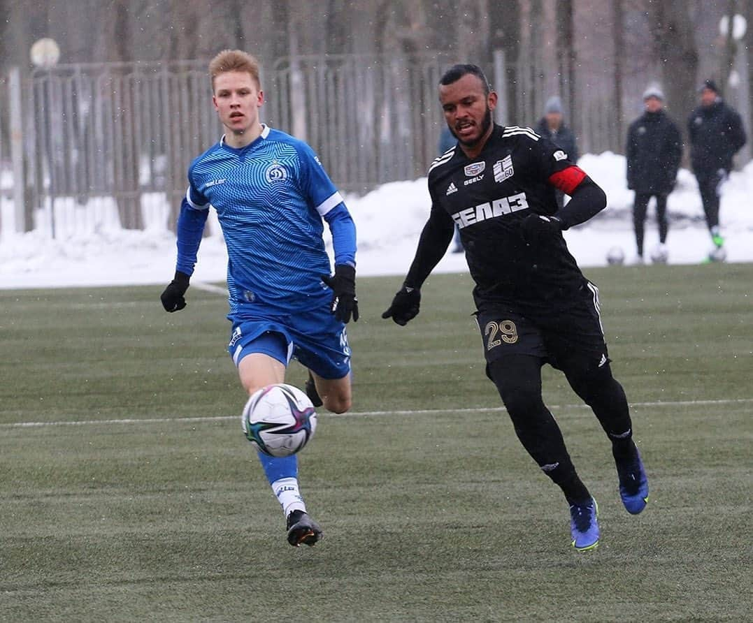 リッピ・ヴェローゾのインスタグラム：「Pre season…🙏🏾😰🥵🥶⛄️⚽️ @fctorpedobelaz」