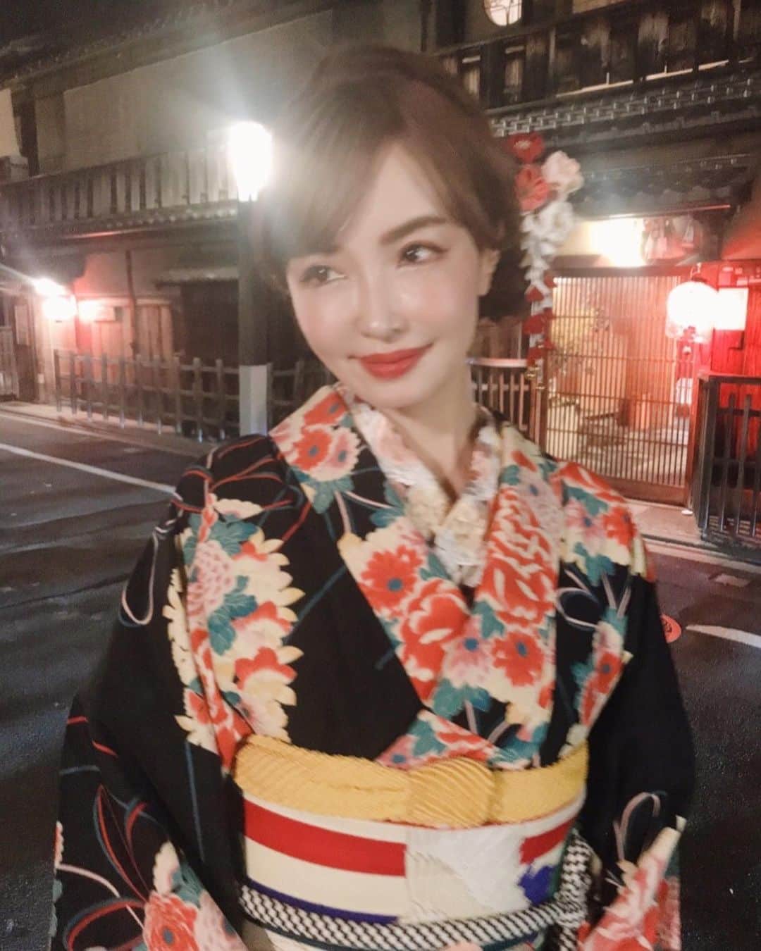 平子理沙さんのインスタグラム写真 - (平子理沙Instagram)「少し祇園を歩いてみました。 おやすみなさい🌙✨✨✨ Sweet dreams 💋💕 #京都#着物#lifestyle#beauty#fashion #risahirako#平子理沙」2月15日 22時15分 - risa_hirako