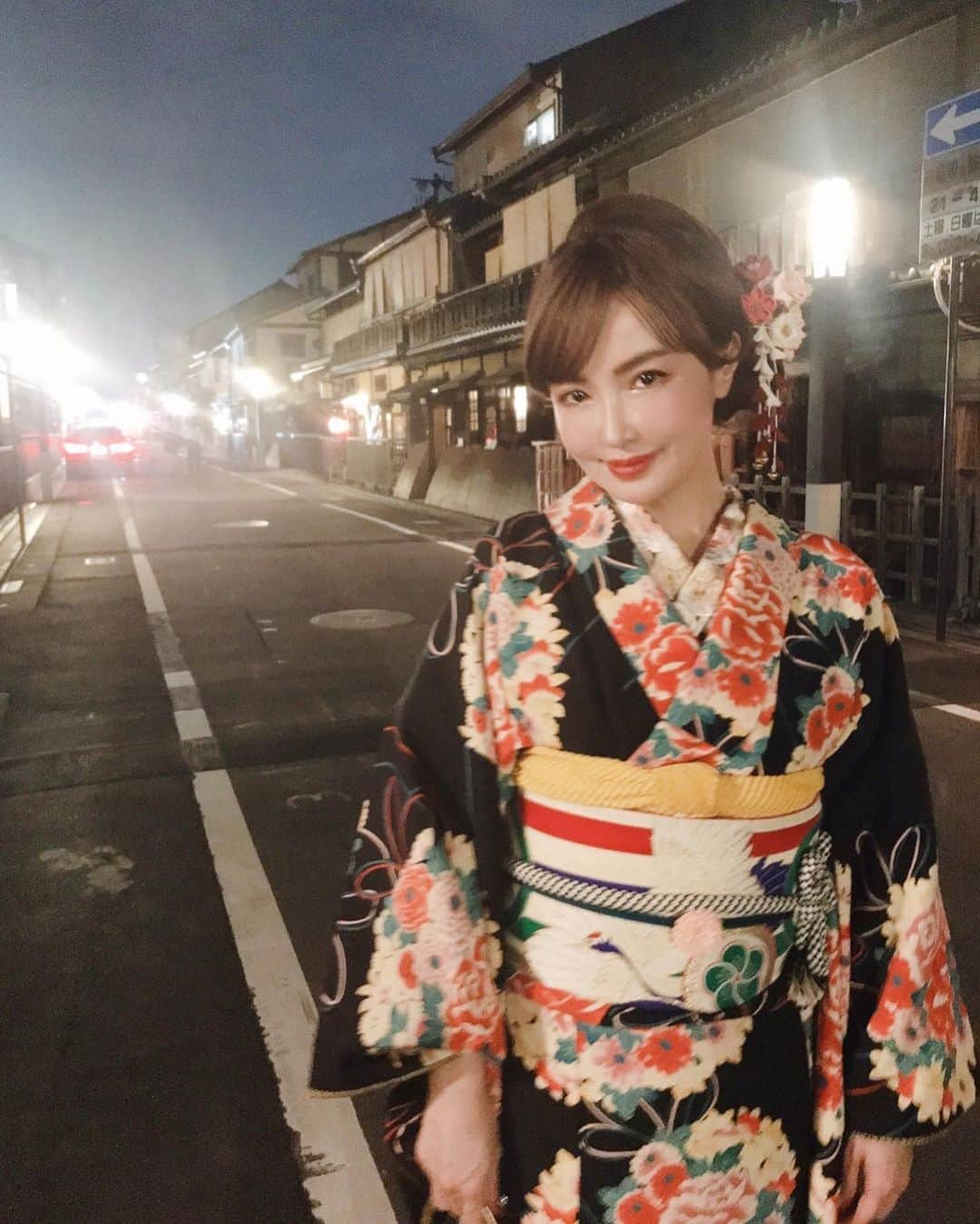 平子理沙さんのインスタグラム写真 - (平子理沙Instagram)「少し祇園を歩いてみました。 おやすみなさい🌙✨✨✨ Sweet dreams 💋💕 #京都#着物#lifestyle#beauty#fashion #risahirako#平子理沙」2月15日 22時15分 - risa_hirako