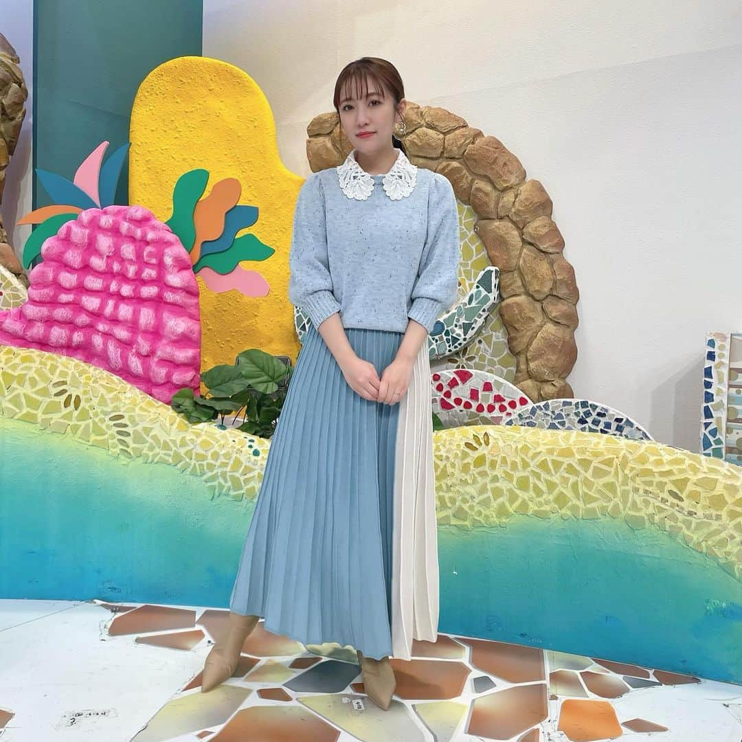 高橋みなみさんのインスタグラム写真 - (高橋みなみInstagram)「明日はフジテレビ バイキングMORE出演予定ですー✨  写真は先週、先々週の🤗  #バイキングMORE #フジテレビ #tv  衣装👗 1・2枚目先週 ニット・スカート @jines_official つけ襟 @cepica イヤリング @haku_fleur ブーツ @yelloshoes_official   3枚目先々週 トップス・スカート @coel.official  イヤリング @tree.accessory サンダル @dianashoespress」2月15日 13時42分 - taka37_chan