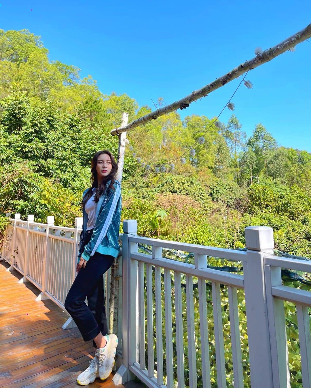 エルキーのインスタグラム：「🍀🍃☘️🌿🌵🌱🌴」