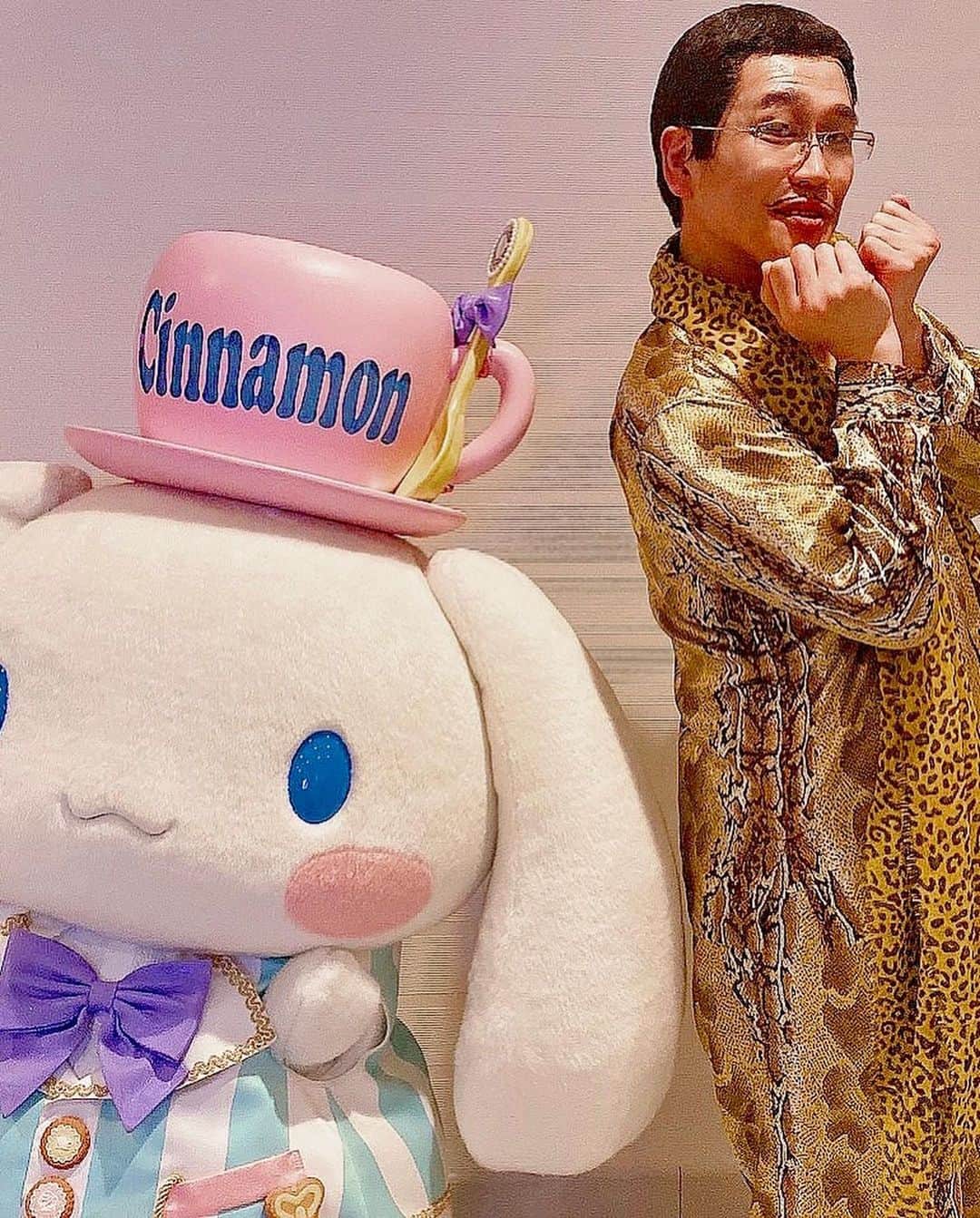 ピコ太郎さんのインスタグラム写真 - (ピコ太郎Instagram)「I love Cinnamoroll! I played with them live today! So cute! #ppap #Cinnamoroll #sanrio」2月15日 18時27分 - pikotaro_ppap_official