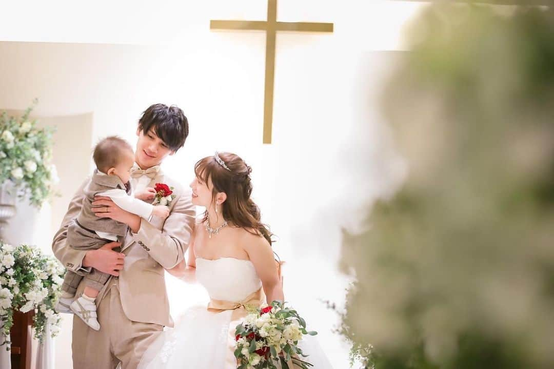 高城亜樹さんのインスタグラム写真 - (高城亜樹Instagram)「▽ 今日は結婚記念日🕊🤍 4年目の高橋家もよろしくお願いします💐 . YouTubeで結婚式の様子を公開しています👰💗 是非ご覧ください✨ . #結婚記念日 #happyanniversary」2月15日 19時35分 - akiii_takajo