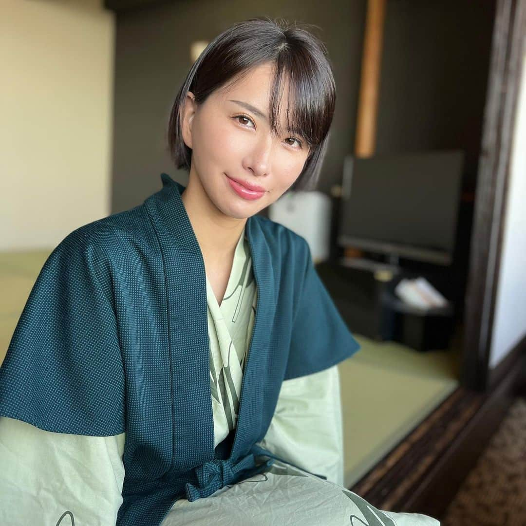 せりなさんのインスタグラム写真 - (せりなInstagram)「バレンタインはいかが過ごされましたか？ 私は、大好きなサウナでワーケーション🧖‍♀️笑 心身共にリフレーッシュ⭐️  街中で、お花屋さんに男性が並ばれていて 逆バレンタインかな、、、？ 羨ましいと思ってみたり。笑  #サウナ #サウナー #サウナイキタイ #サウナ女子  #サウナ好き #サウナ部 #サウナボーイ #サウナハット #サウナ飯 #サウナガール #サウナスーツ」2月15日 20時04分 - sbaby9317