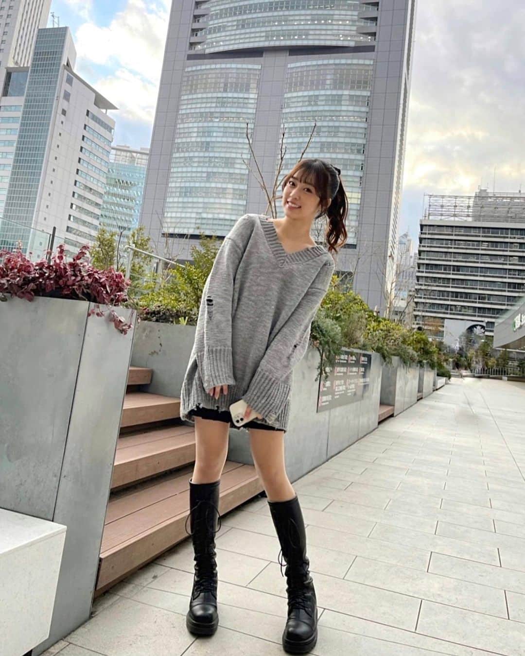 のインスタグラム：「今年4/1〜成年年齢が引下げに‼︎ 新成人になったら大人としての自覚を持ちたいなあ〜と💭   引下げによって変わることや変わらないこと、、、 いろいろ複雑だけど『政府広報　成年年齢引下げ』 で検索すると分かりやすくまとめられてる☺︎ 東京リベンジャーズともコラボしてる〜♡ 是非チェックしてみてね‼︎   #成年年齢引下げ #18解禁 #政府広報 #PR」