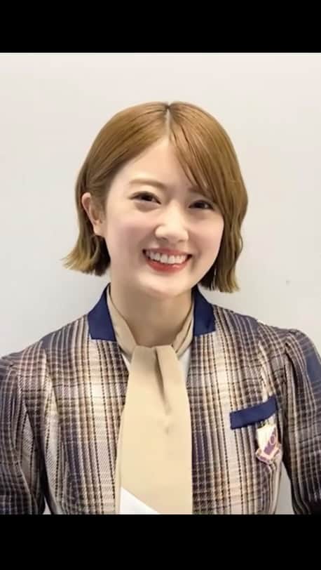 のインスタグラム：「発売を記念して、ひなちまからコメント動画も到着🎥💕  コメント欄にメッセージを書いてみんなで一緒にお祝いしましょう〜✏️！  @higuchi_hina_official  #樋口日奈1st写真集 #樋口日奈 #乃木坂46 #ひなちま #今日はなにちま」