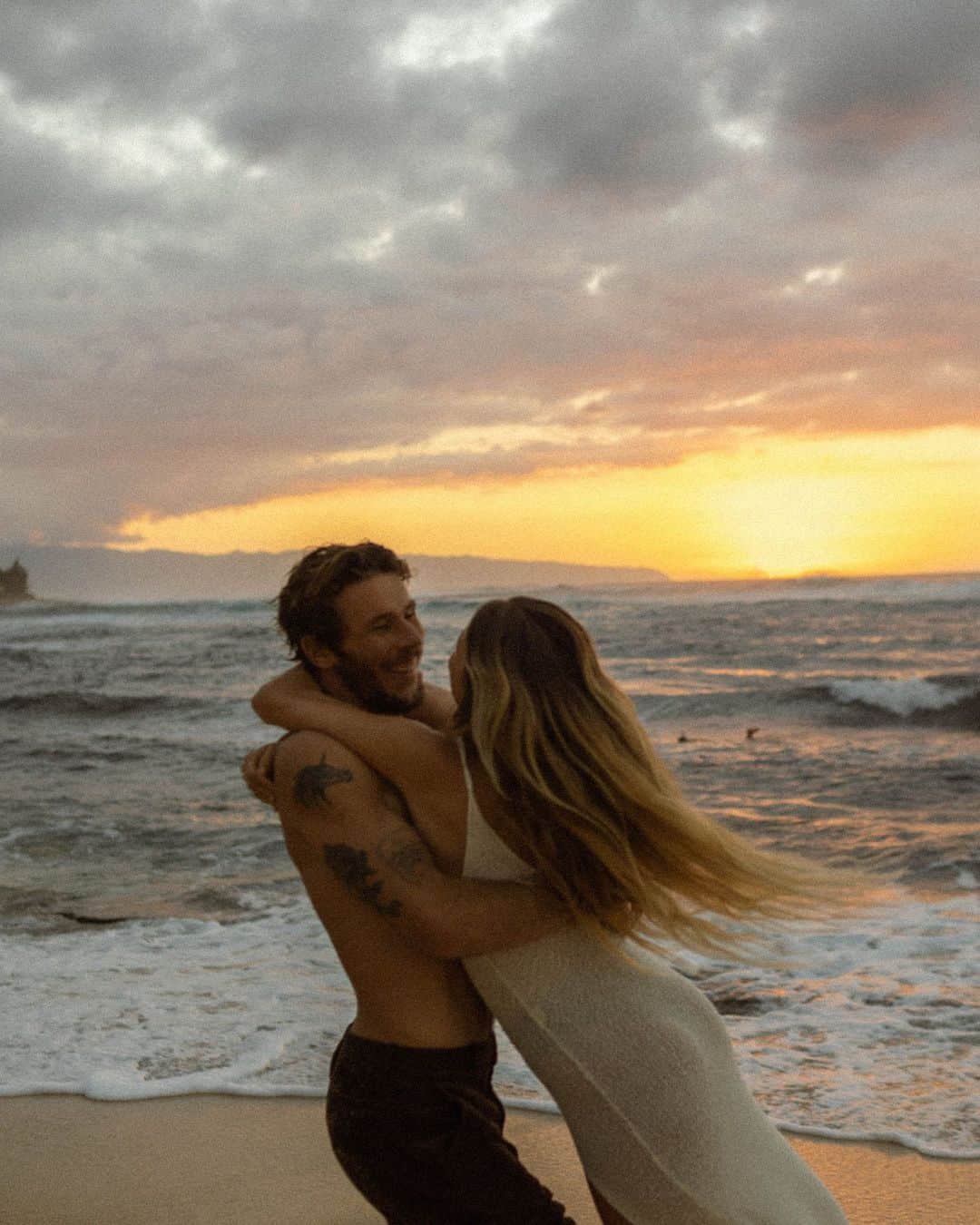 アラナ・ブランチャードのインスタグラム：「Forced @jackfreestone to take some photos with me 📸 @estherscanon」