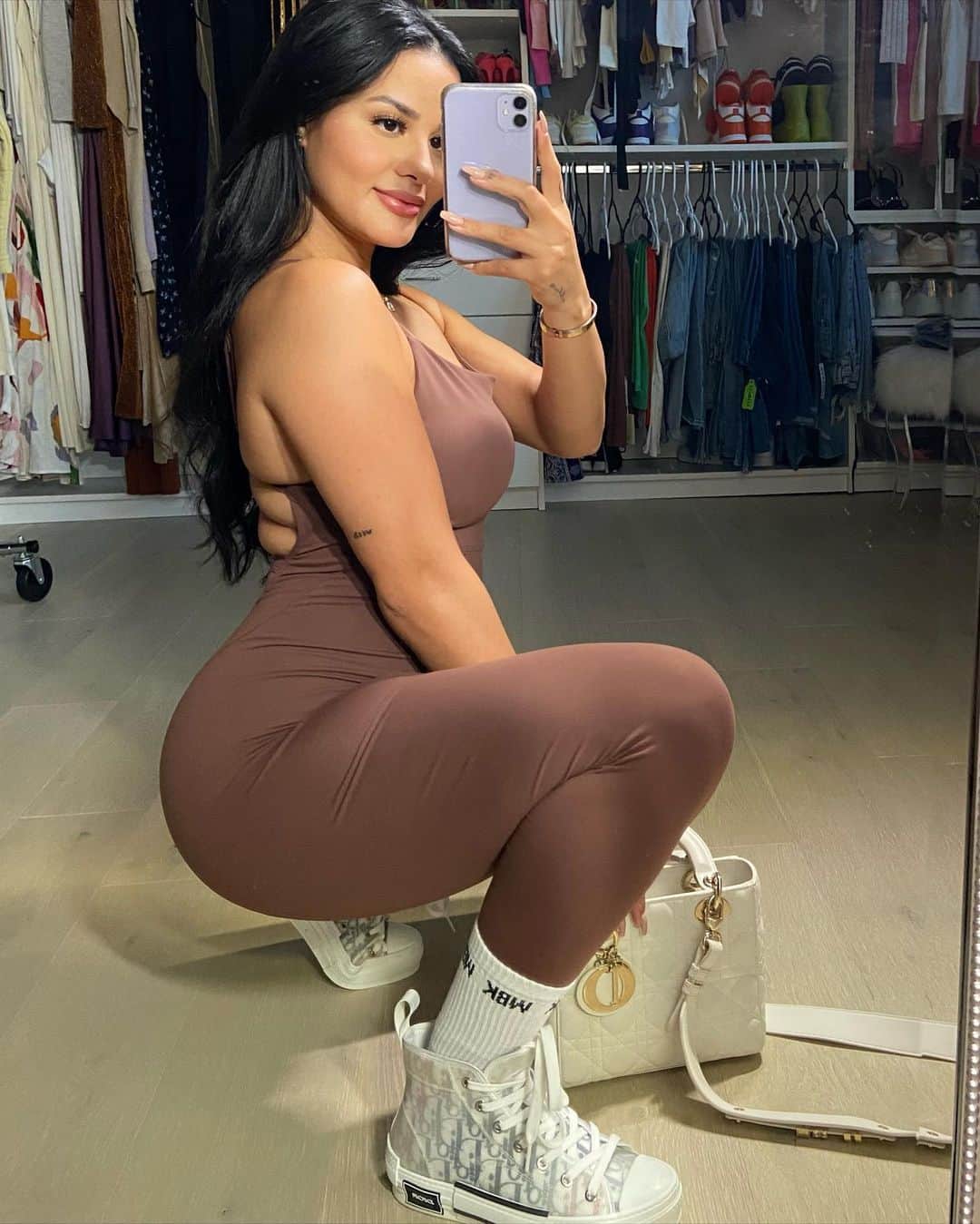 Katya Elise Henryさんのインスタグラム写真 - (Katya Elise HenryInstagram)「This lil outfit a VIBBEE 👀 Wearing the NEW Chocolate Katsuit from @wbkfit @wbkactive. how would you style it? 💭  Link in bio to shop the collection! Also comes in black & white. 📲」2月1日 9時44分 - katyaelisehenry