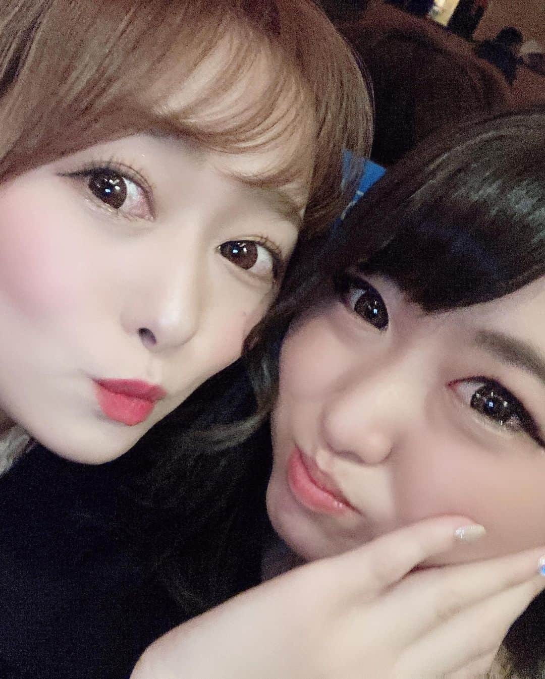 黒崎みかさんのインスタグラム写真 - (黒崎みかInstagram)「12月に大好きな茉莉奈さんがイベントでレッドドラゴンにいらっしゃったのでお邪魔しました٩(๑❛ ❛๑)۶  お会いするのは2度目ですが可愛すぎです😍😍😍😍😍😍  #黒崎みか#白石茉莉奈 #レッドドラゴン #キャバクラ#シャンパン#イベント#お祝い」2月1日 11時14分 - niconico_mikachan