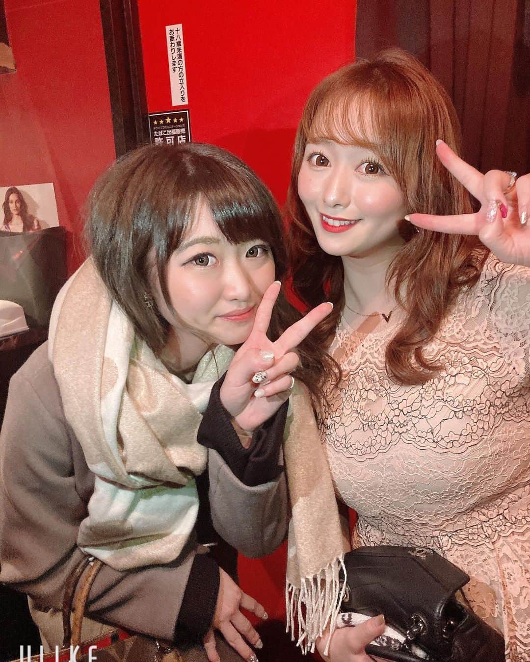 黒崎みかさんのインスタグラム写真 - (黒崎みかInstagram)「12月に大好きな茉莉奈さんがイベントでレッドドラゴンにいらっしゃったのでお邪魔しました٩(๑❛ ❛๑)۶  お会いするのは2度目ですが可愛すぎです😍😍😍😍😍😍  #黒崎みか#白石茉莉奈 #レッドドラゴン #キャバクラ#シャンパン#イベント#お祝い」2月1日 11時14分 - niconico_mikachan