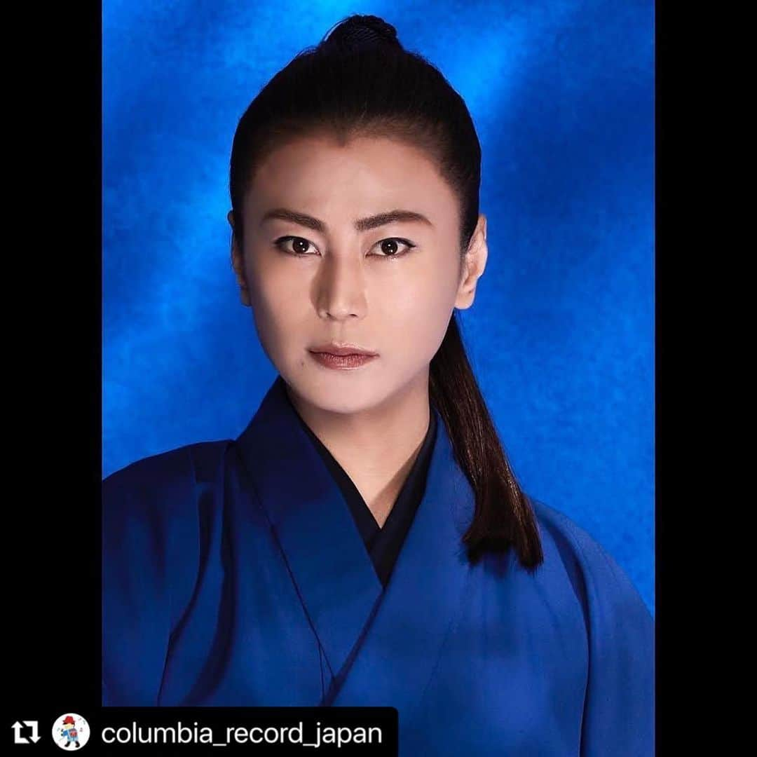 氷川きよしさんのインスタグラム写真 - (氷川きよしInstagram)「#Repost @columbia_record_japan with @make_repost ・・・ ⭐︎ 氷川きよし 2022年New Single本日発売！ 「群青の弦」  「春の海」を作曲した盲目の箏曲師・宮城道雄先生を題材にした楽曲となっています。  各￥1,350 (税抜価格 ￥1,227)  【Aタイプ】COCA-17957 1. 群青の弦 　作詩/原文彦　作曲/岡千秋　編曲/丸山雅仁 2. 鼓 　作詩/かず翼　作曲/岡千秋　編曲/石倉重信 ボーナストラック 3. きみとぼく 　作詩/kii　作曲/木根尚登　編曲/鈴木豪  【Bタイプ】COCA-17958 1. 群青の弦 　作詩/原文彦　作曲/岡千秋　編曲/丸山雅仁 2. 浮世 恋の騙し絵 　作詩/朝倉翔　作曲/四方章人　編曲/伊戸のりお ボーナストラック 3. きみとぼく 　作詩/kii　作曲/木根尚登　編曲/鈴木豪  【Cタイプ】COCA-17959 1. 群青の弦 　作詩/原文彦　作曲/岡千秋　編曲/丸山雅仁 2. 明日が俺らを呼んでいる 　作詩/原文彦　作曲/宮下健治　編曲/石倉重信 ボーナストラック 3. きみとぼく 　作詩/kii　作曲/木根尚登　編曲/鈴木豪  ★本人コメント★ いつも氷川きよしの歌を聴いてくださり本当にありがとうございます。 2月1日(火)に新曲「群青の弦(いと)」を発売させていただきます。この楽曲は箏曲師の宮城道雄さんをイメージしてを歌った作品となっています。宮城さんは盲目でいらっしゃったわけですが、そんな苦悩の中から「春の海」のような素晴らしい作品をお作りになられました。その宮城さんの思いを感じる作品を発売させていただきます。どんなハンデがあってもどんな苦しいことがあっても、乗り越えてそこでまた輝いていく、そんな思いにさせていただける一曲です。 そしてAタイプのカップリング曲が「鼓」。昭和の雰囲気がする朗々としたじっくりと聴いていただける演歌作品となっています。Bタイプのカップリング曲は「浮世 恋の騙し絵」。 この曲は四方先生の特徴的なメロディが印象に残る一曲となっています。Cタイプのカップリング作品は「明日が俺らを呼んでいる」。この曲はオーソドックスな演歌が歌いたいと自分で発注した楽曲です。 そして全タイプのボーナストラックとして私の想いを描いた「きみとぼく」を収録しています。 28歳からずっと一緒に15年生活していた愛犬のココアが昨年2月16日に亡くなってしまったんですが、そのココアから見た目線の作品をkii名義で作詩させていただいて、木根尚登さんに作曲していただきました。 ぜひ多くの皆様にお聴きいただきたい作品になっています。氷川きよし「群青の弦」、どうぞ応援のほど、宜しくお願い致します。   #氷川きよし #群青の弦  #日本コロムビア #コロムビアレコード #邦楽 #演歌  @hikawa_kiyoshi_official」2月1日 11時53分 - hikawa_kiyoshi_official