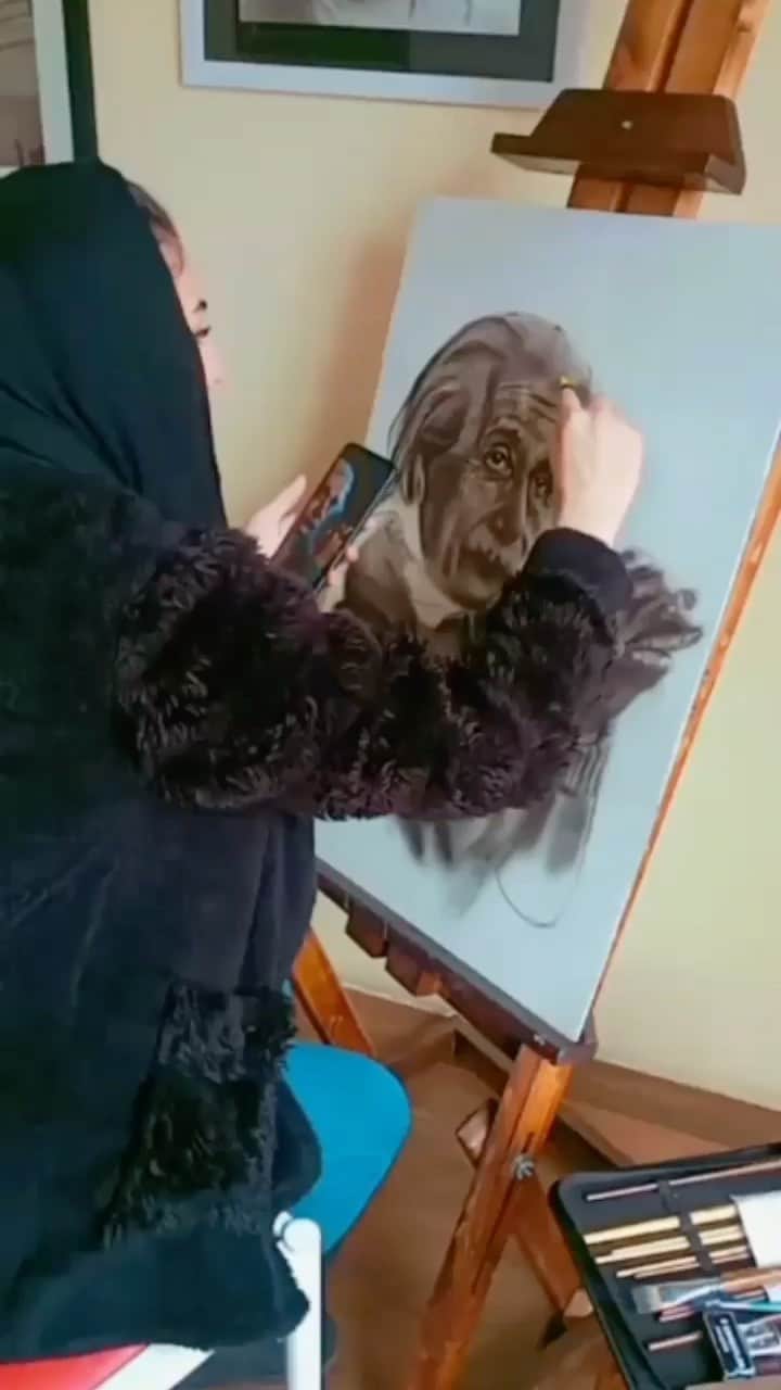 アルベルト・アインシュタインのインスタグラム：「Genius! Posted @withregram • @art_hajar_mohammadu」