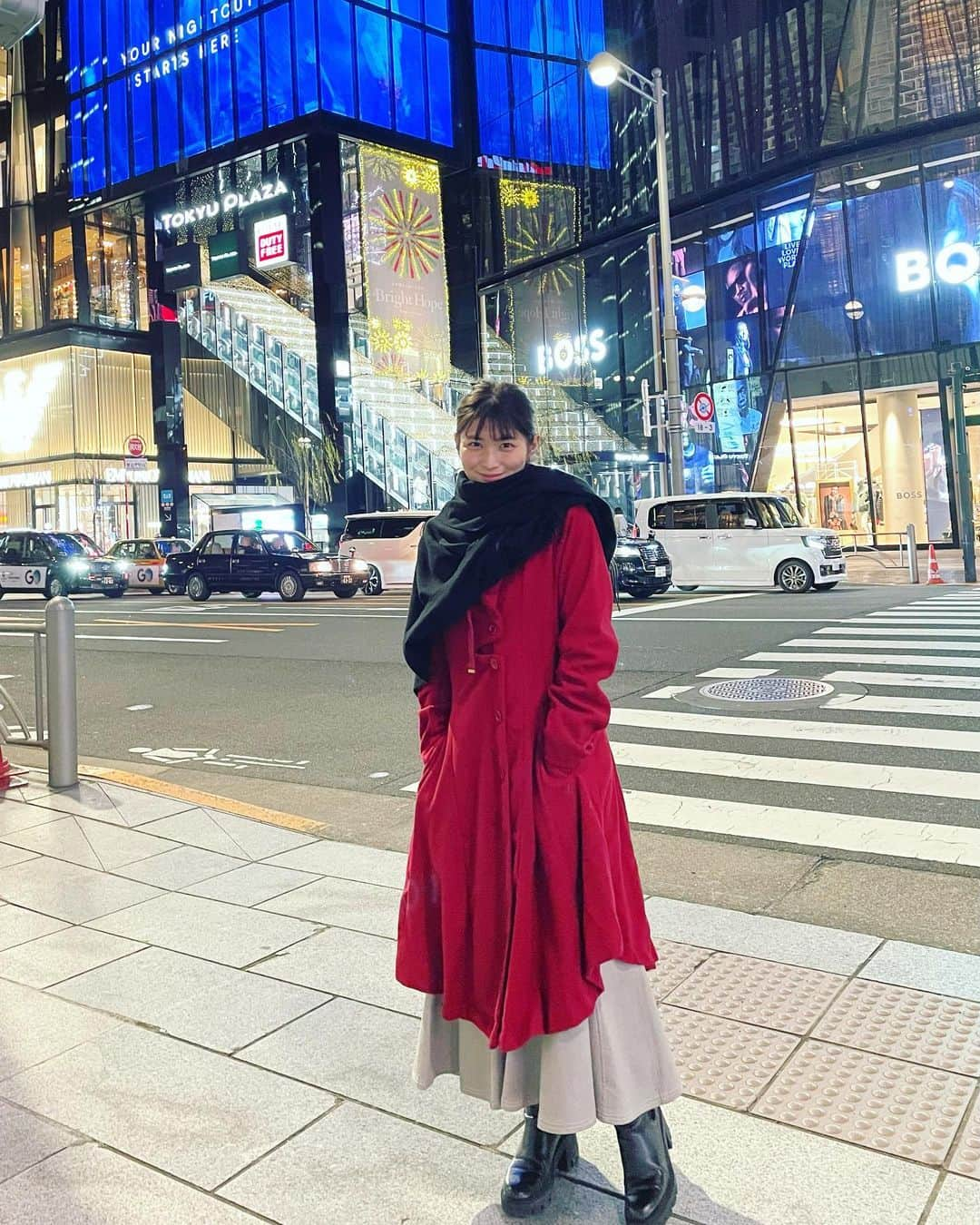 大島璃乃さんのインスタグラム写真 - (大島璃乃Instagram)「【思い出シリーズ②】銀座を歩く👠👗 小さい頃から自然に囲まれた環境だったので⛰🌲 「おしゃれして銀座を歩く」というのが 小さい頃からやりたい事リストにあって😂 普通のことなんだけど達成できたときに 撮った記念写真を🥳(大げさ笑)  コロナが落ち着いたらまた行きたいな🥺 ※撮影時以外はマスク着用しております😷」2月1日 22時12分 - oisland_rino25