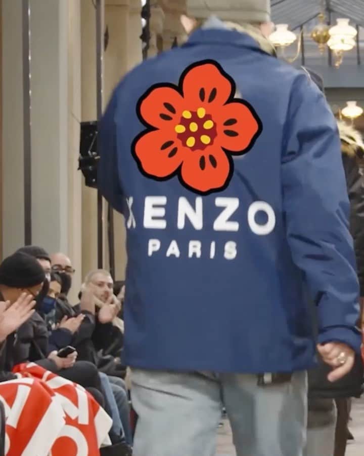 ケンゾーのインスタグラム：「SAVE THE DATE 🌺 KENZO Boke Flower collection by @Nigo will be released this Saturday, February 5th  02.05 is a highly symbolic date, NI = 2 and GO = 5 in Japanese 😉  Go on KENZO.COM to find out every details. #KENZONIGO」