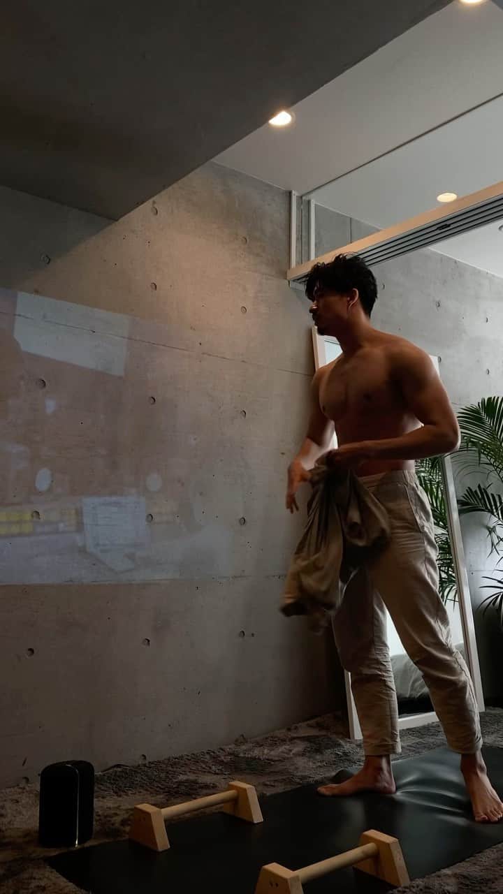 Kensukeのインスタグラム：「Home workout ❤️‍🔥 @kensuke_personal」