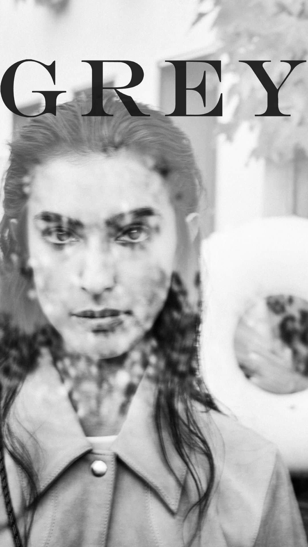 Stella Egittoのインスタグラム：「Un due tre … ⭐️. Dalla follia di @calibanenoch e @peppe_tortora un film diretto sempre dalla stessa follia di @peppe_tortora per @greymagazine .」