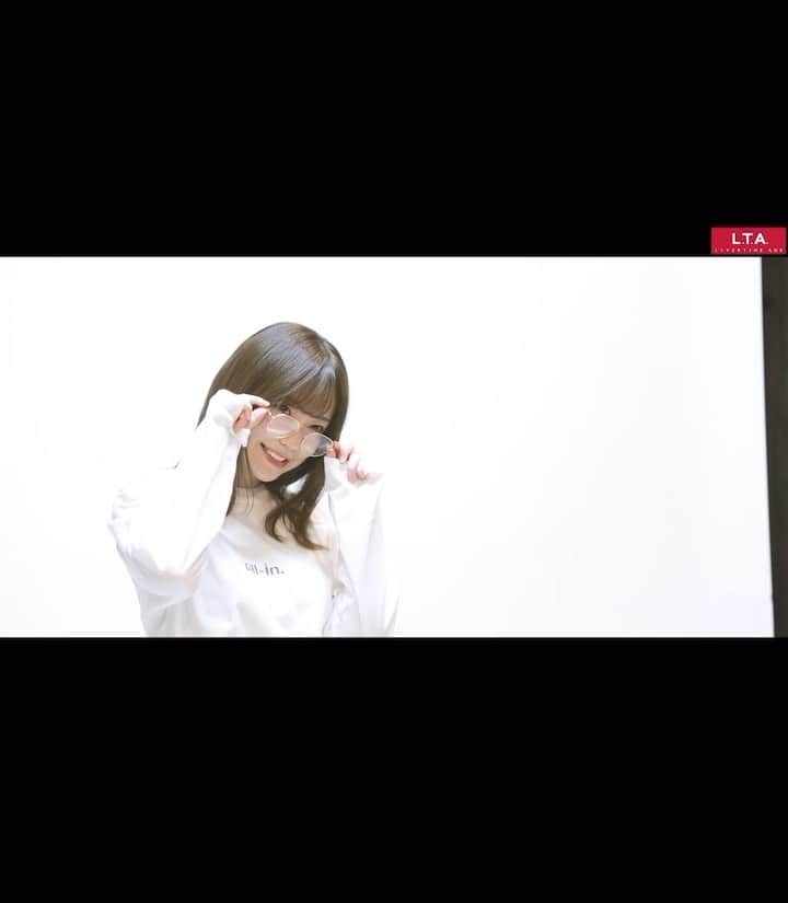 都美のインスタグラム：「LTAさんとのコラボパーカー受注締切まで残り4日となりました！ 2/4迄です✨ ロンTはpoker要素、パーカーは麻雀要素を入れてどちらもお気に入りです💋🤍 期間限定での発売なので、この機会に是非です✨ https://livertineage.jp/SHOP/222500/225582/list.html  @livertine_age」