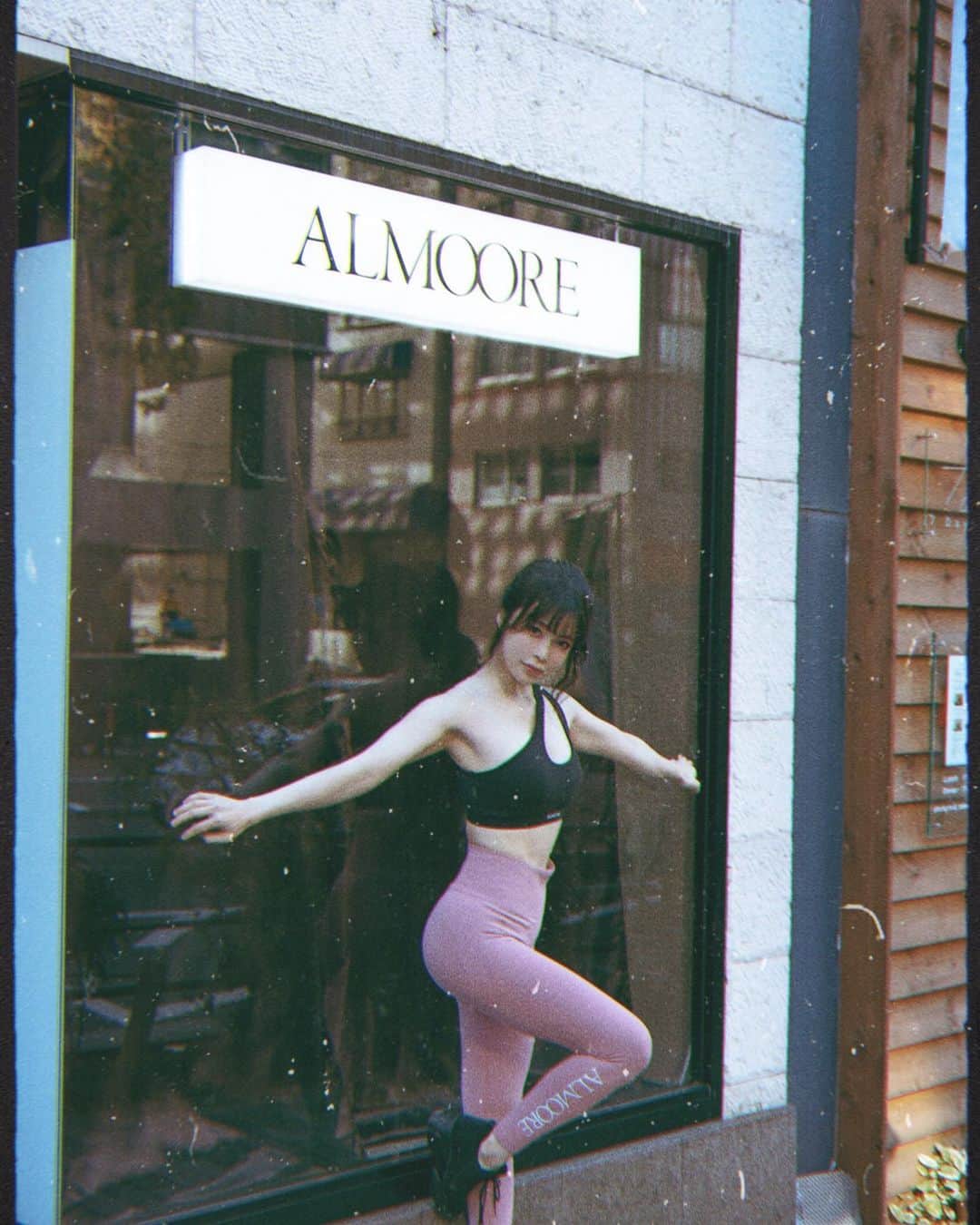 渋谷ゆりのインスタグラム：「𝐉𝐮𝐬𝐭 𝐛𝐞 𝐲𝐨𝐮𝐫𝐬𝐞𝐥𝐟. @almoore_gym   #ALMOORE #ALMOOREGYM #ジム #青山」