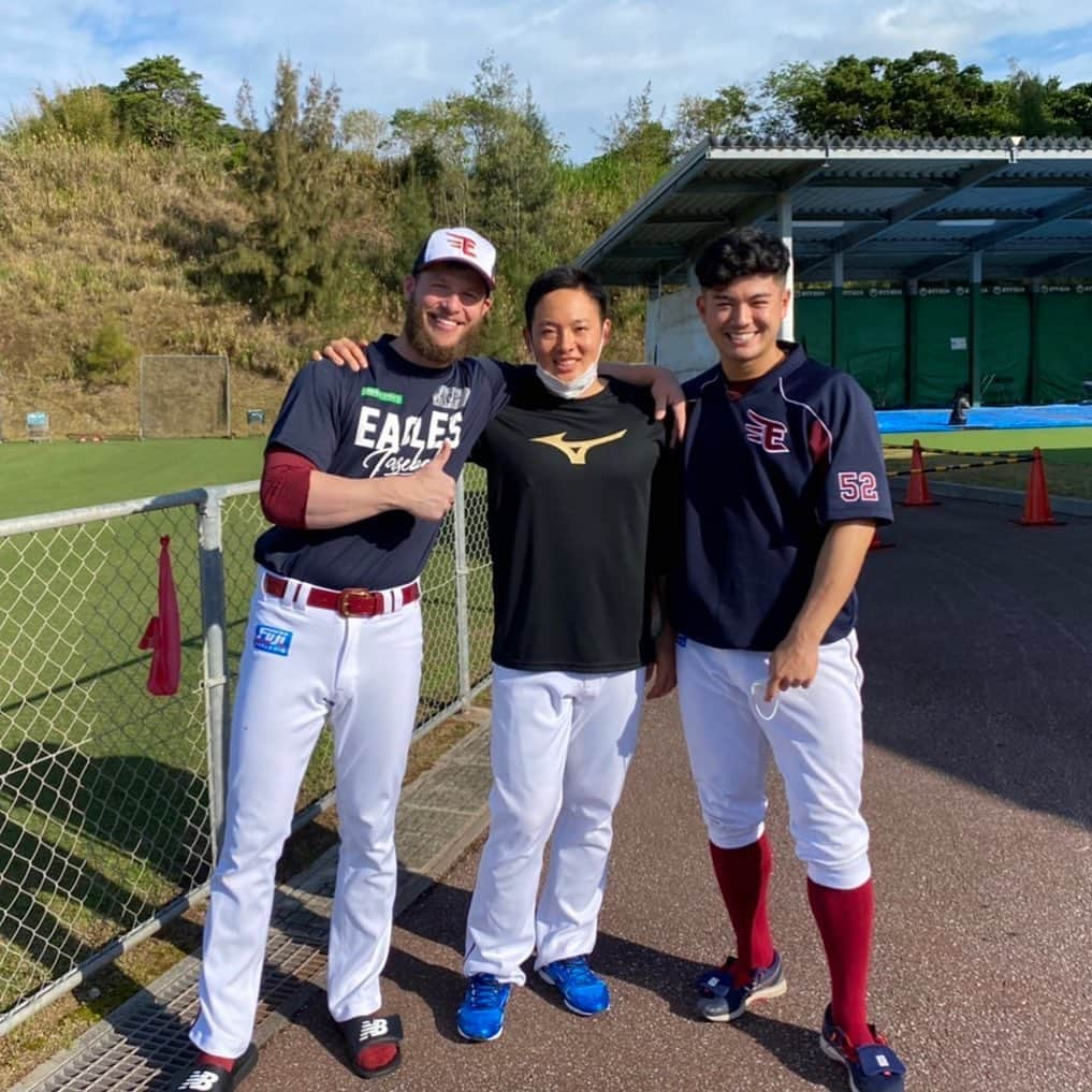 松井裕樹のインスタグラム：「2022 キャンプインです✨ まずは初日無事に終えてきました⚾️  #みんな大好きブセニッツ」