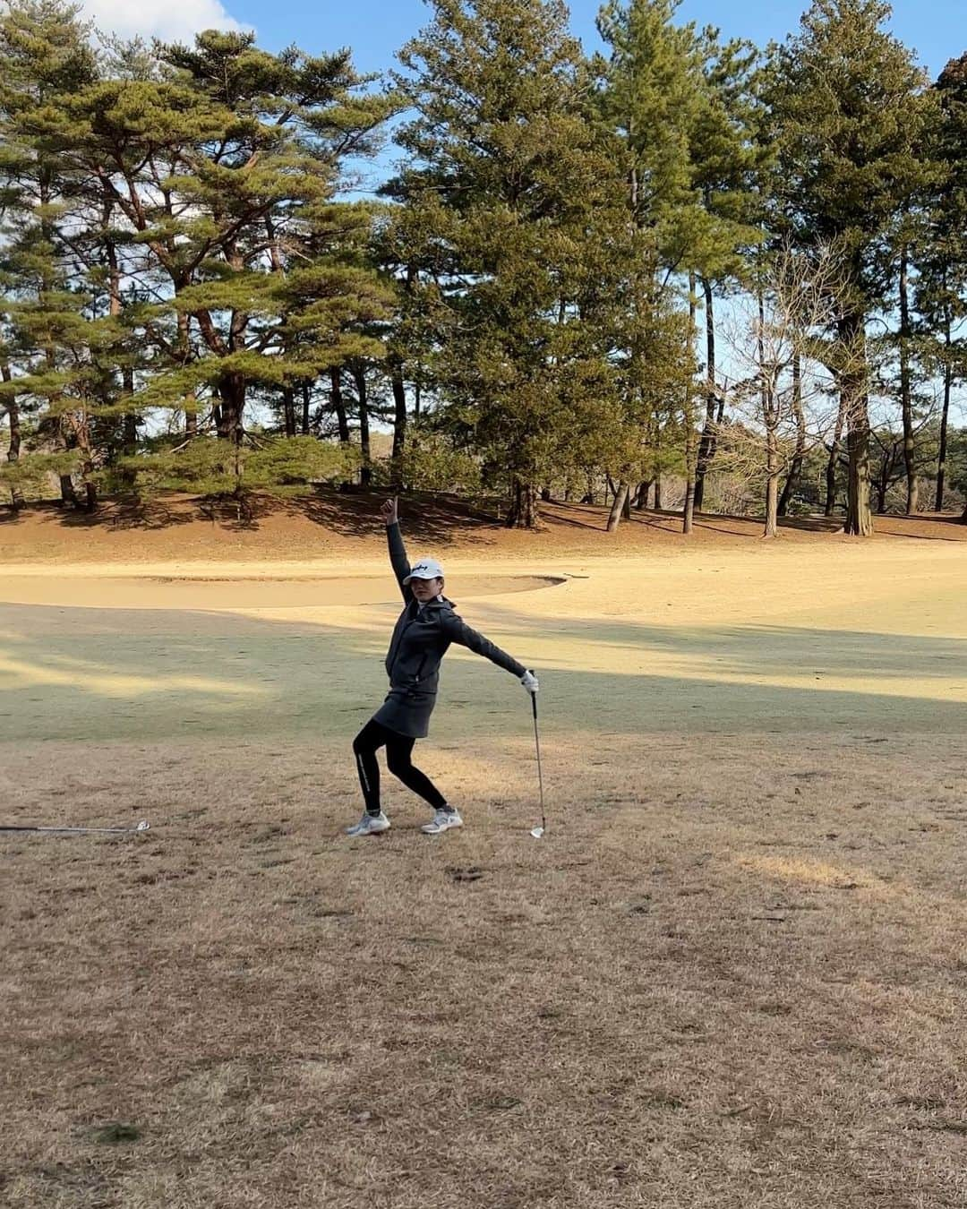 佐知子のインスタグラム：「最近の趣味はゴルフです🏌️‍♀️  早く上手くなりたい！  #ゴルフ女子  #briefing」