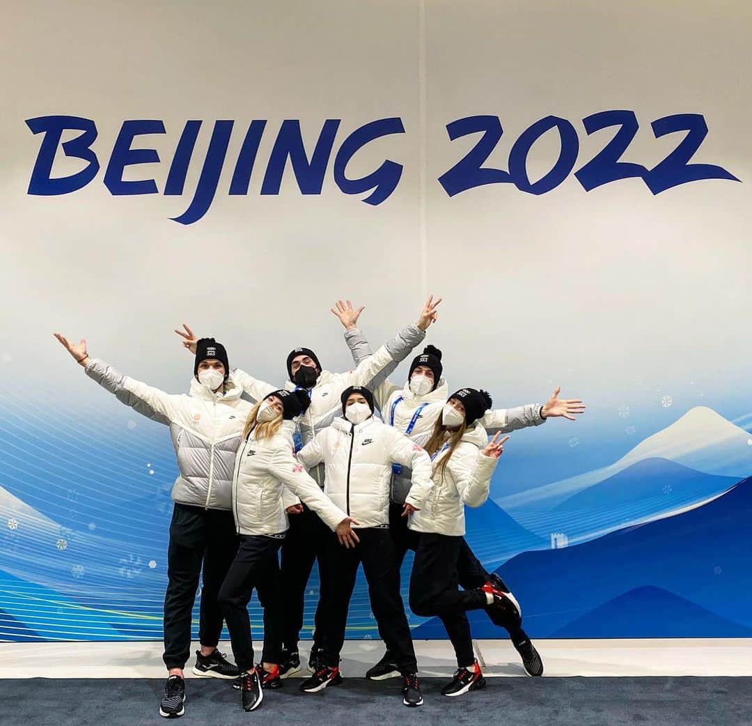 モリス・クヴィテラシヴィリのインスタグラム：「Мы на месте!🇬🇪🔥#beijing2022」