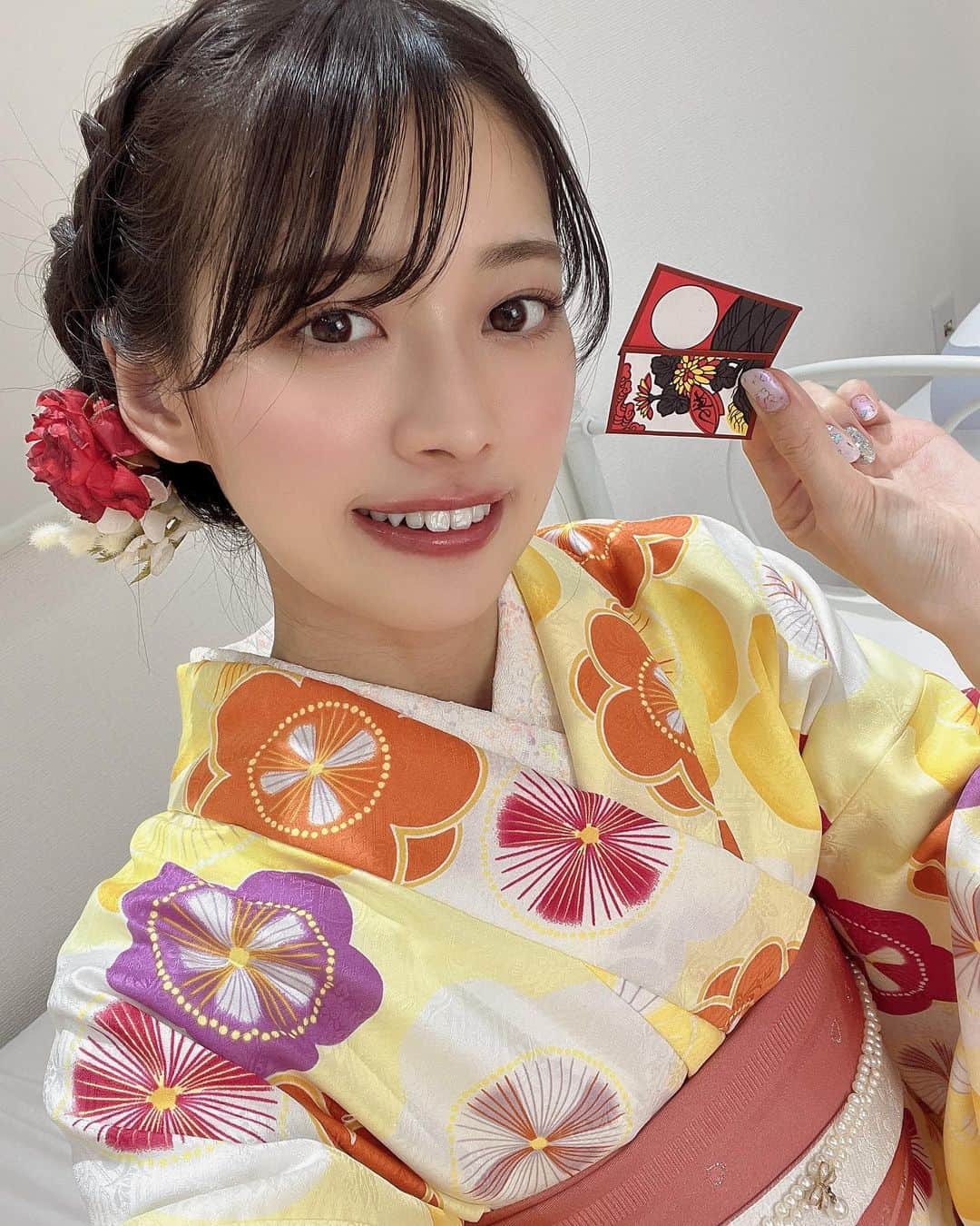 藤田いろはのインスタグラム：「今めっちゃ花札にハマってる🎴✨」