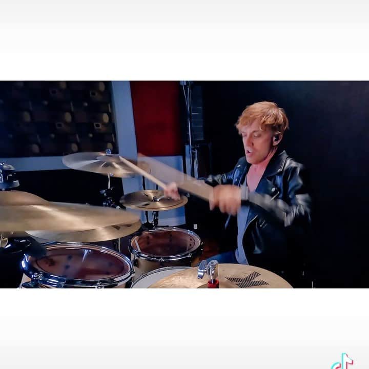 のインスタグラム：「A play-through of a tune I originally recorded back in ‘03 with @bz_official_insta called: 野性のENERGY this one definitely conjures up some fond memories of my early days in Japan. ☺️ Link to the full vid in My Story  #vf15 #vicfirth #vicfirthsticks #zildjian #zildjiancymbals #zildjianfamily #teamremo #remodrumheads #remo #bigfatsnaredrum #drumming #drummer #drums #groove #chops #pearldrums #crumbweststudios #shanegaalaas」